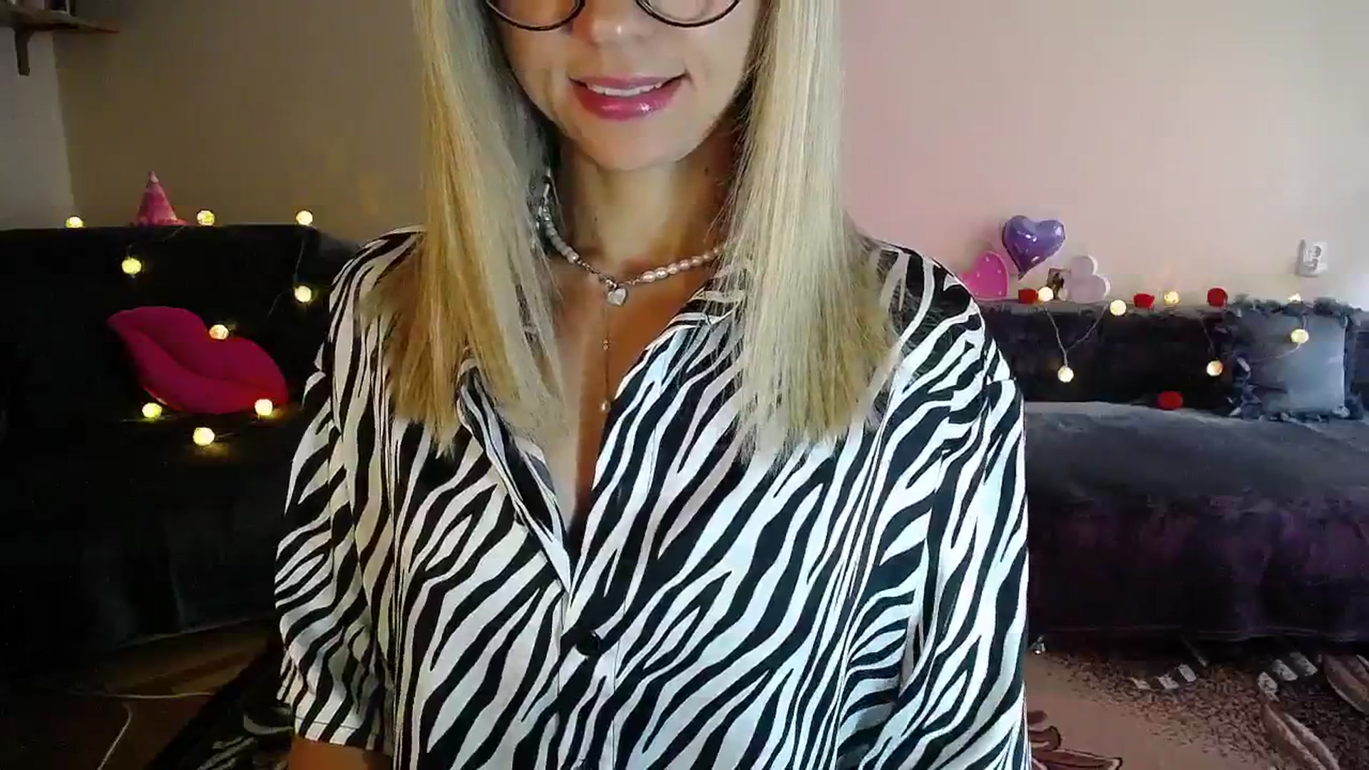 Gallery image thumbnail from Sunshine_alis's myfreecams stream on, 08/19/2025, 15:28 image 13 of 20