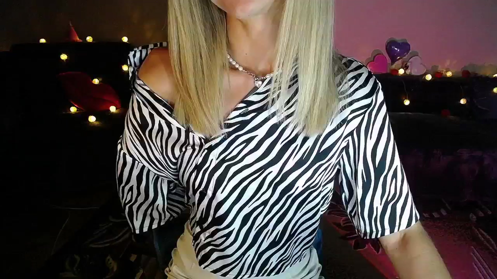 Gallery image thumbnail from Sunshine_alis's myfreecams stream on, 08/19/2025, 17:36 image 4 of 20