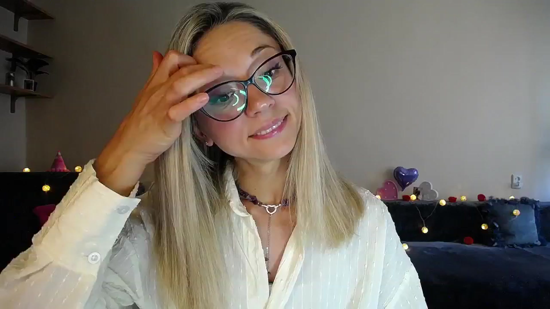 Gallery image thumbnail from Sunshine_alis's myfreecams stream on, 08/20/2025, 16:23 image 11 of 20