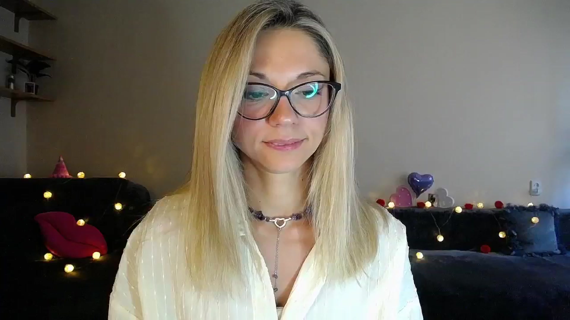 Gallery image thumbnail from Sunshine_alis's myfreecams stream on, 08/20/2025, 16:23 image 16 of 20
