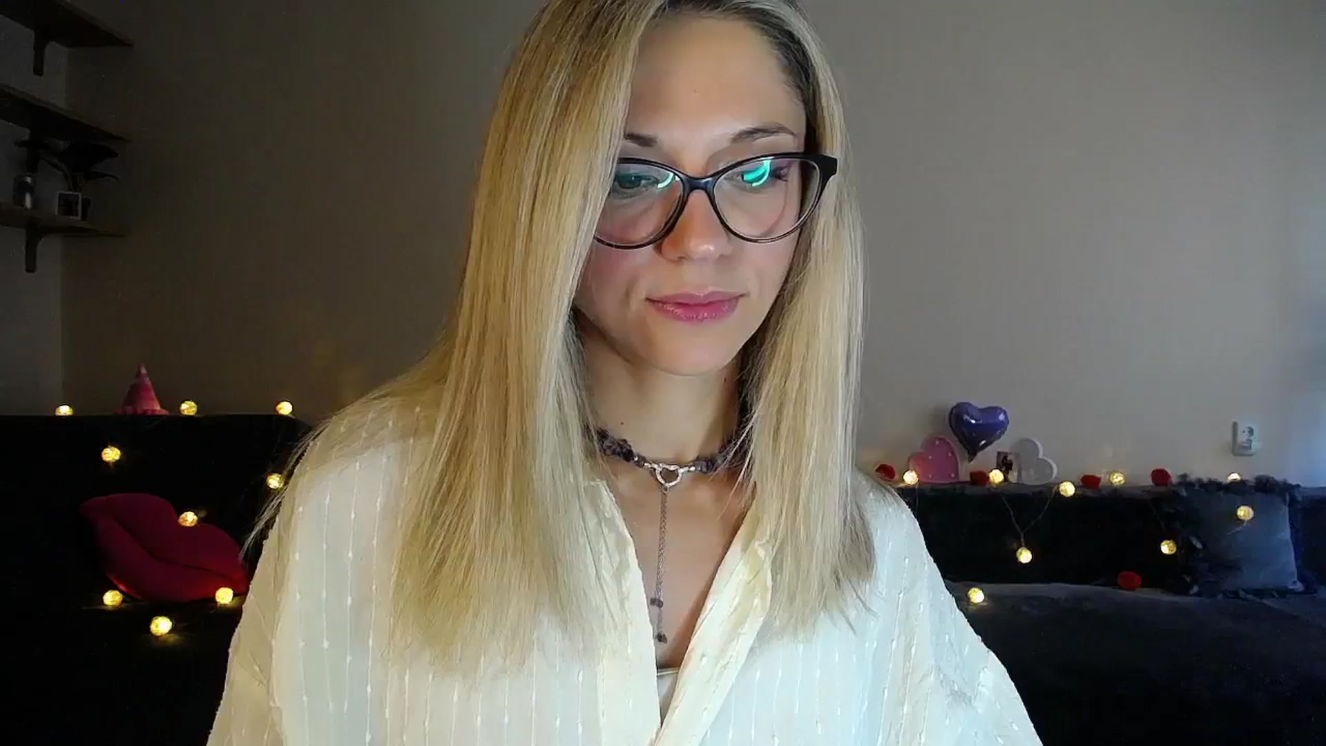 Gallery image thumbnail from Sunshine_alis's myfreecams stream on, 08/20/2025, 16:23 image 17 of 20