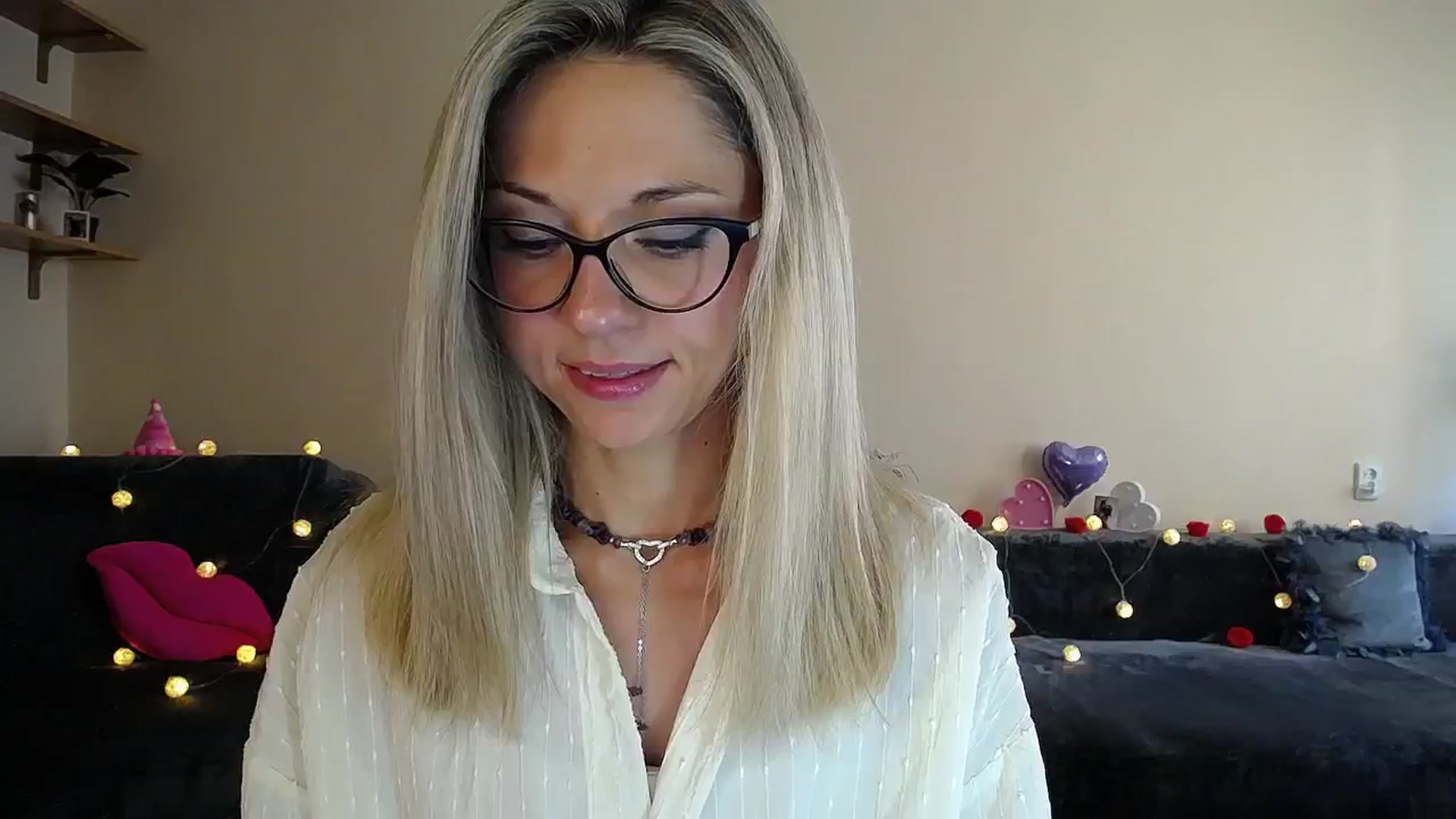 Gallery image thumbnail from Sunshine_alis's myfreecams stream on, 08/20/2025, 16:23 image 9 of 20