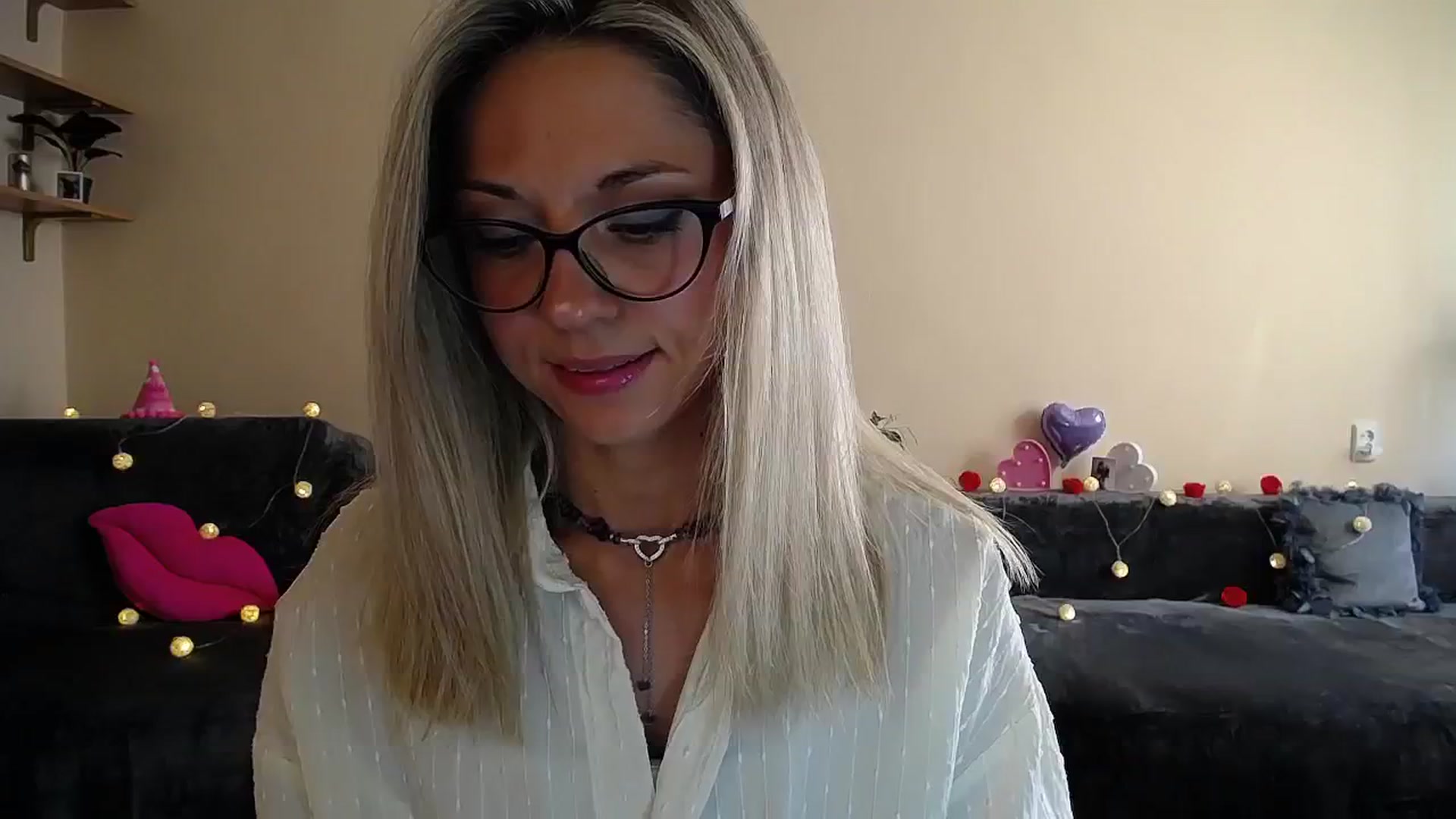 Gallery image thumbnail from Sunshine_alis's myfreecams stream on, 08/20/2025, 16:23 image 4 of 20