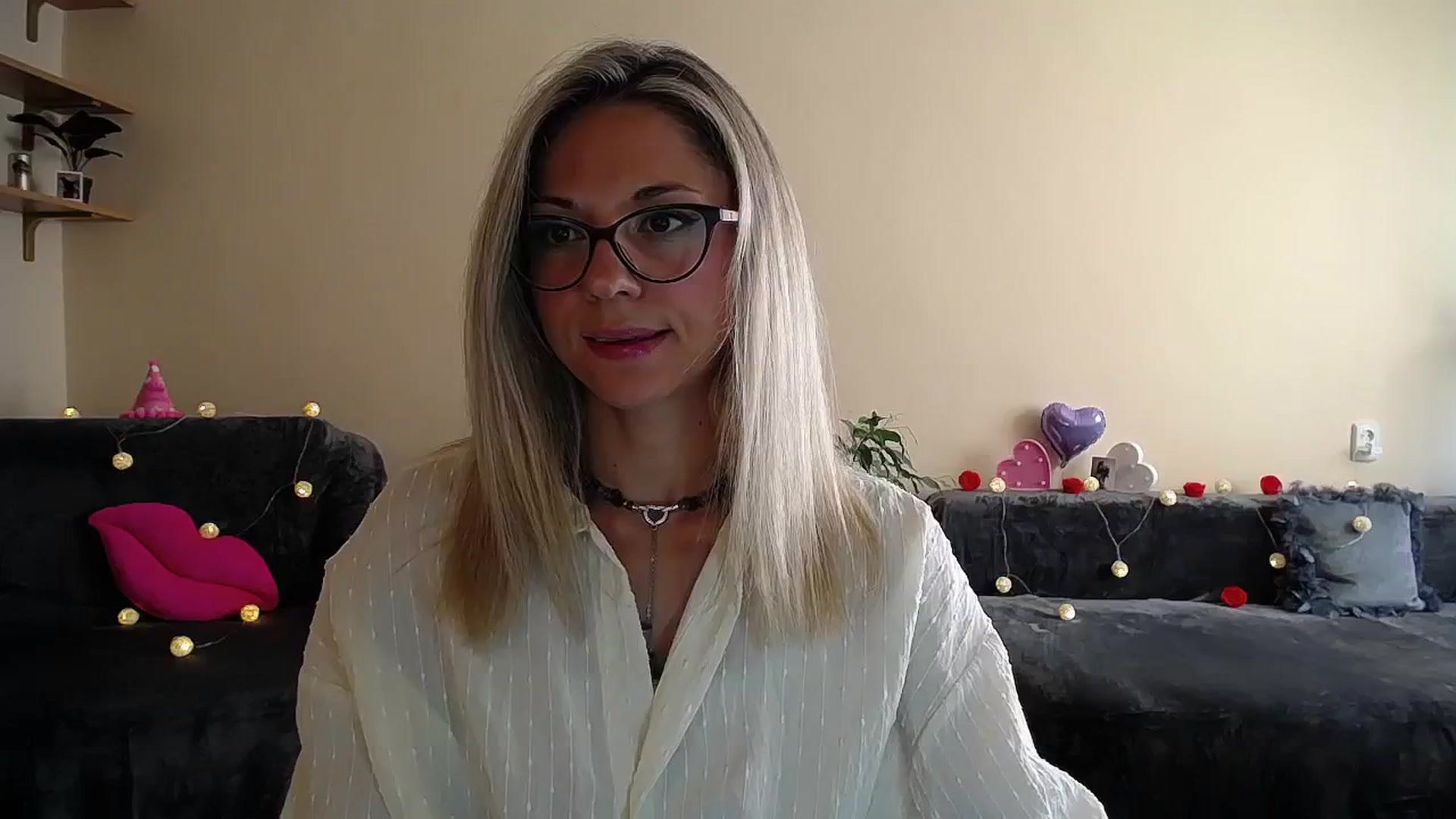 Gallery image thumbnail from Sunshine_alis's myfreecams stream on, 08/20/2025, 16:23 image 3 of 20