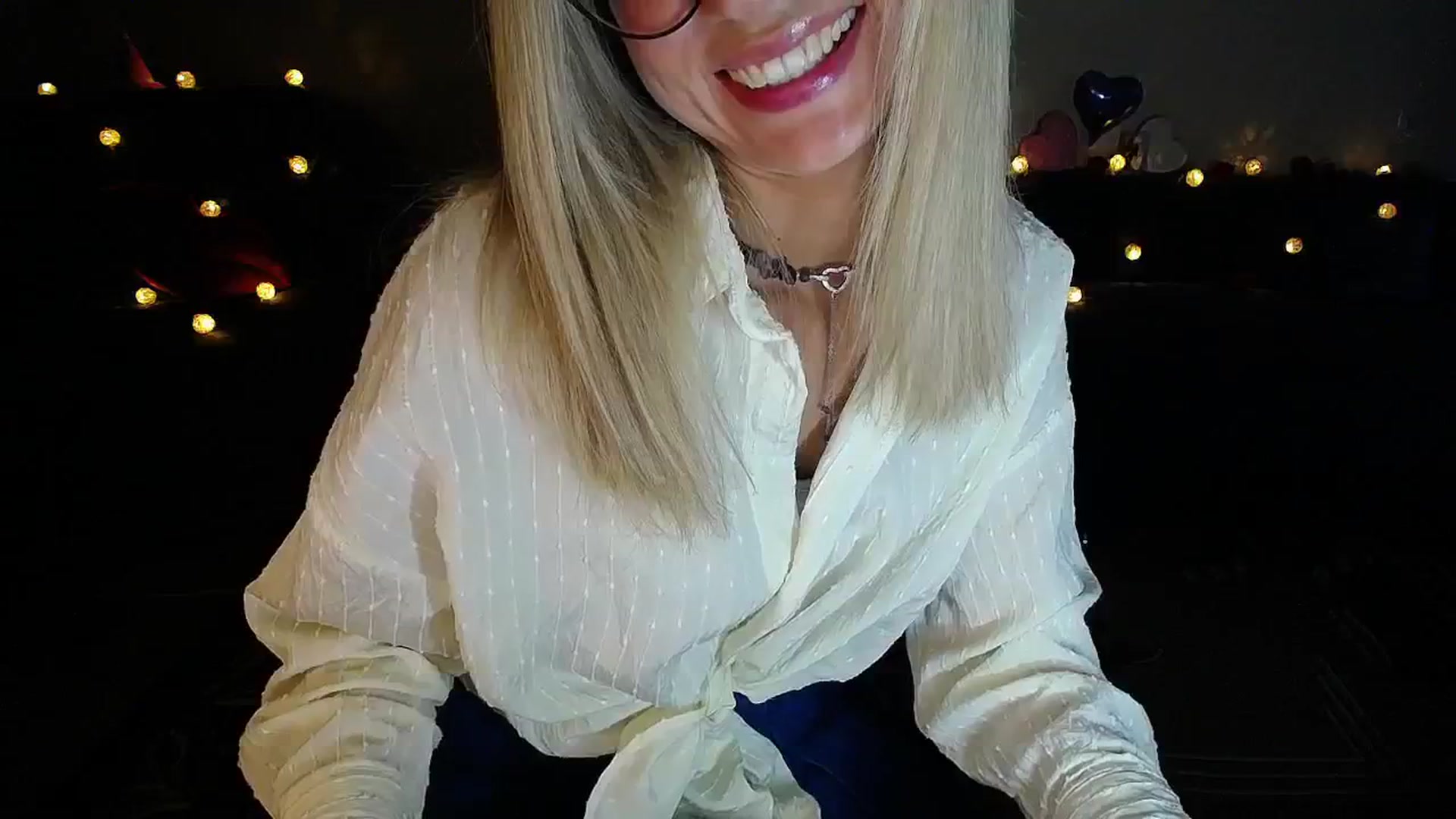 Gallery image thumbnail from Sunshine_alis's myfreecams stream on, 08/20/2025, 17:41 image 6 of 20