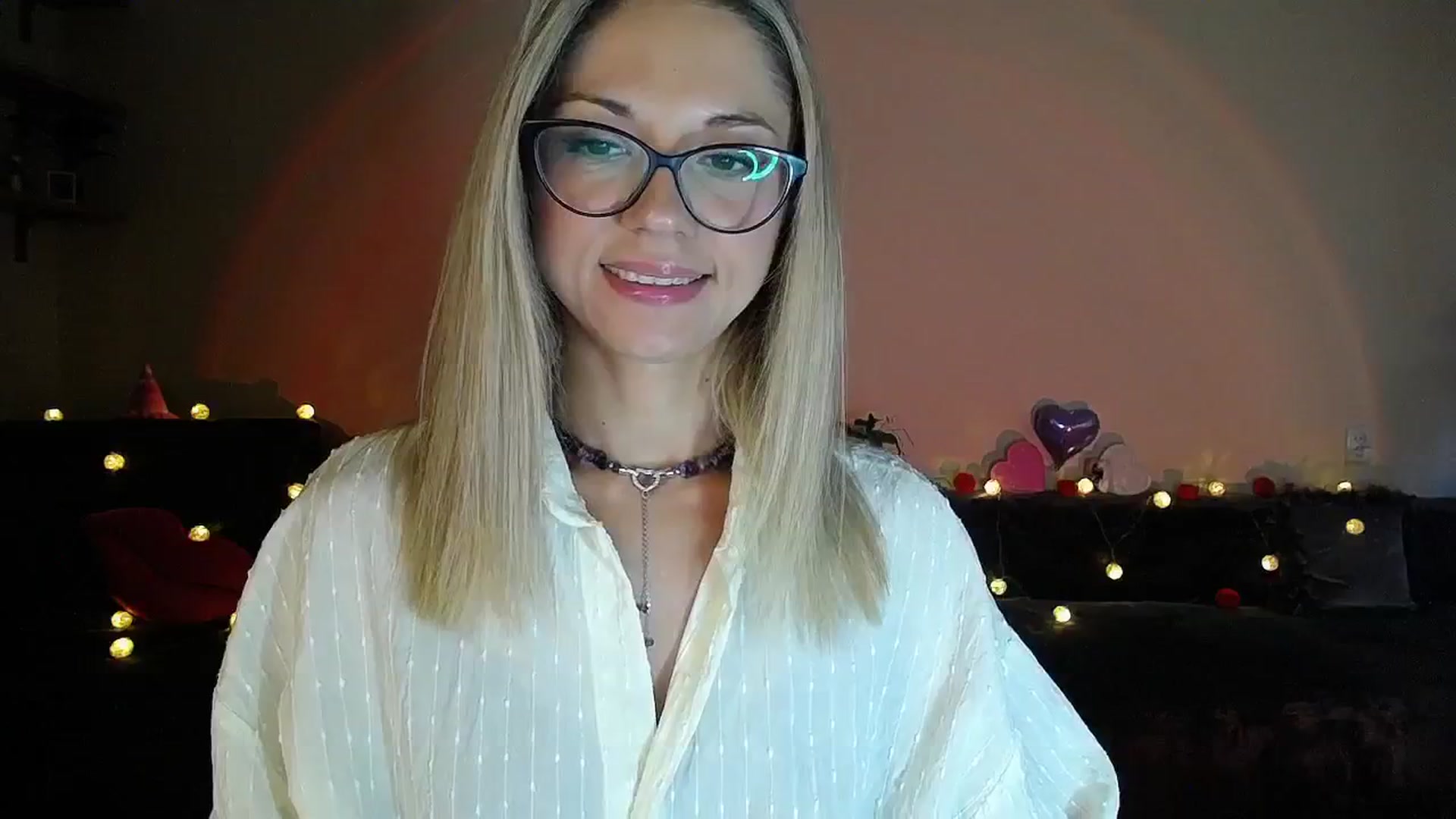 Gallery image thumbnail from Sunshine_alis's myfreecams stream on, 08/21/2025, 17:32 image 5 of 20