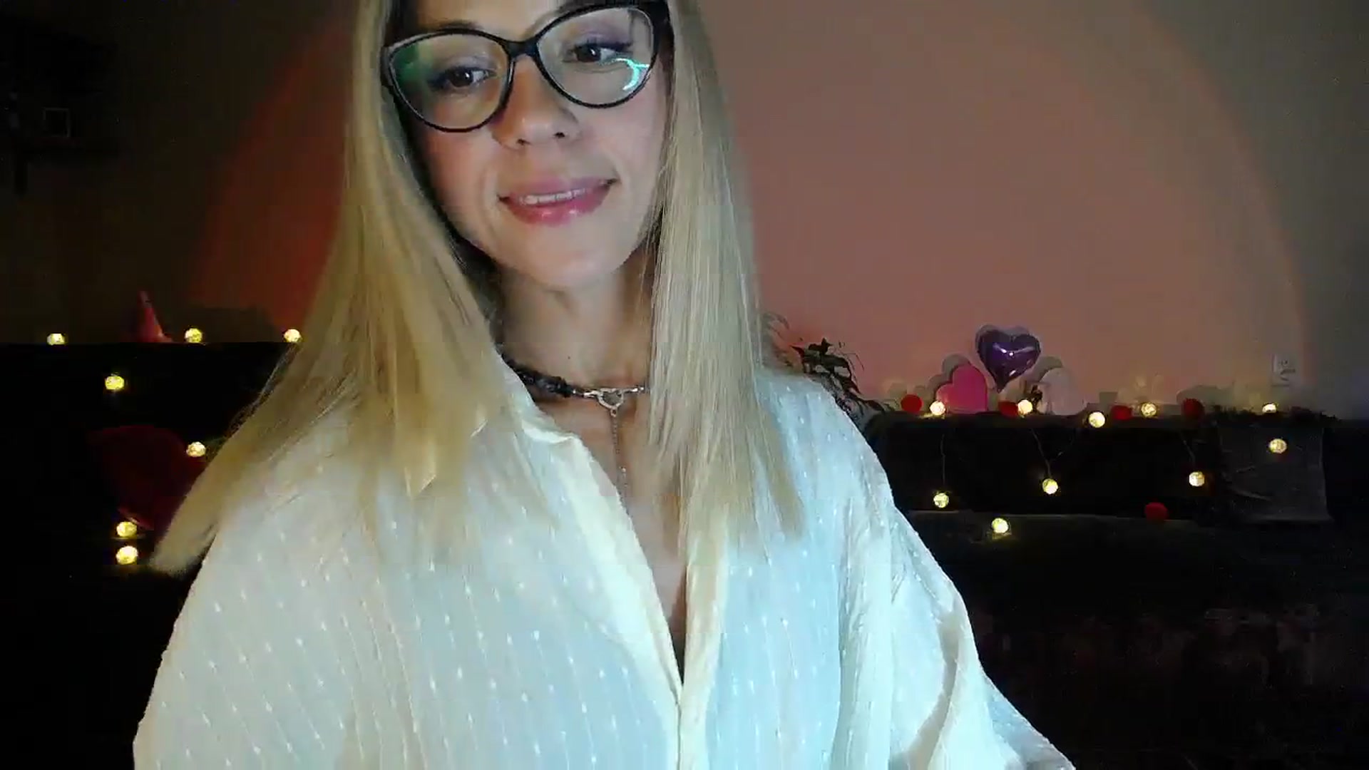 Gallery image thumbnail from Sunshine_alis's myfreecams stream on, 08/21/2025, 17:32 image 11 of 20