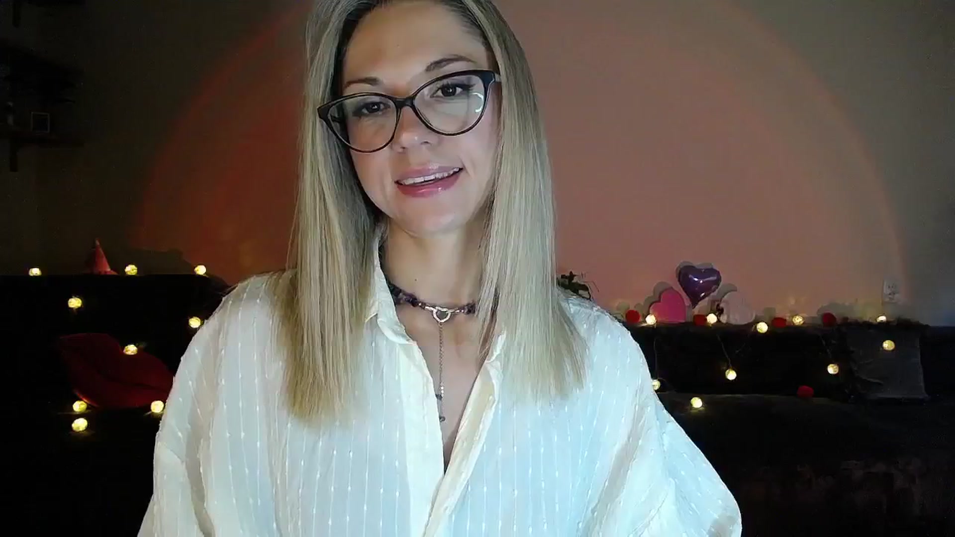 Gallery image thumbnail from Sunshine_alis's myfreecams stream on, 08/21/2025, 17:32 image 6 of 20
