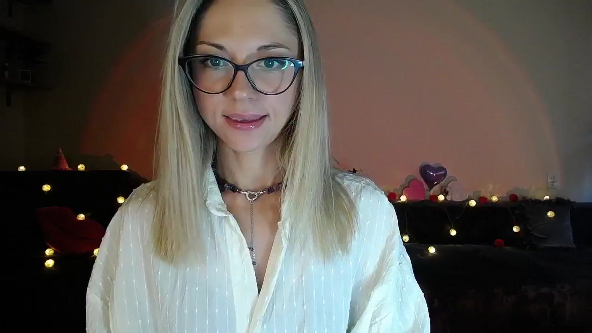 Gallery image thumbnail from Sunshine_alis's myfreecams stream on, 08/21/2025, 17:32 image 3 of 20