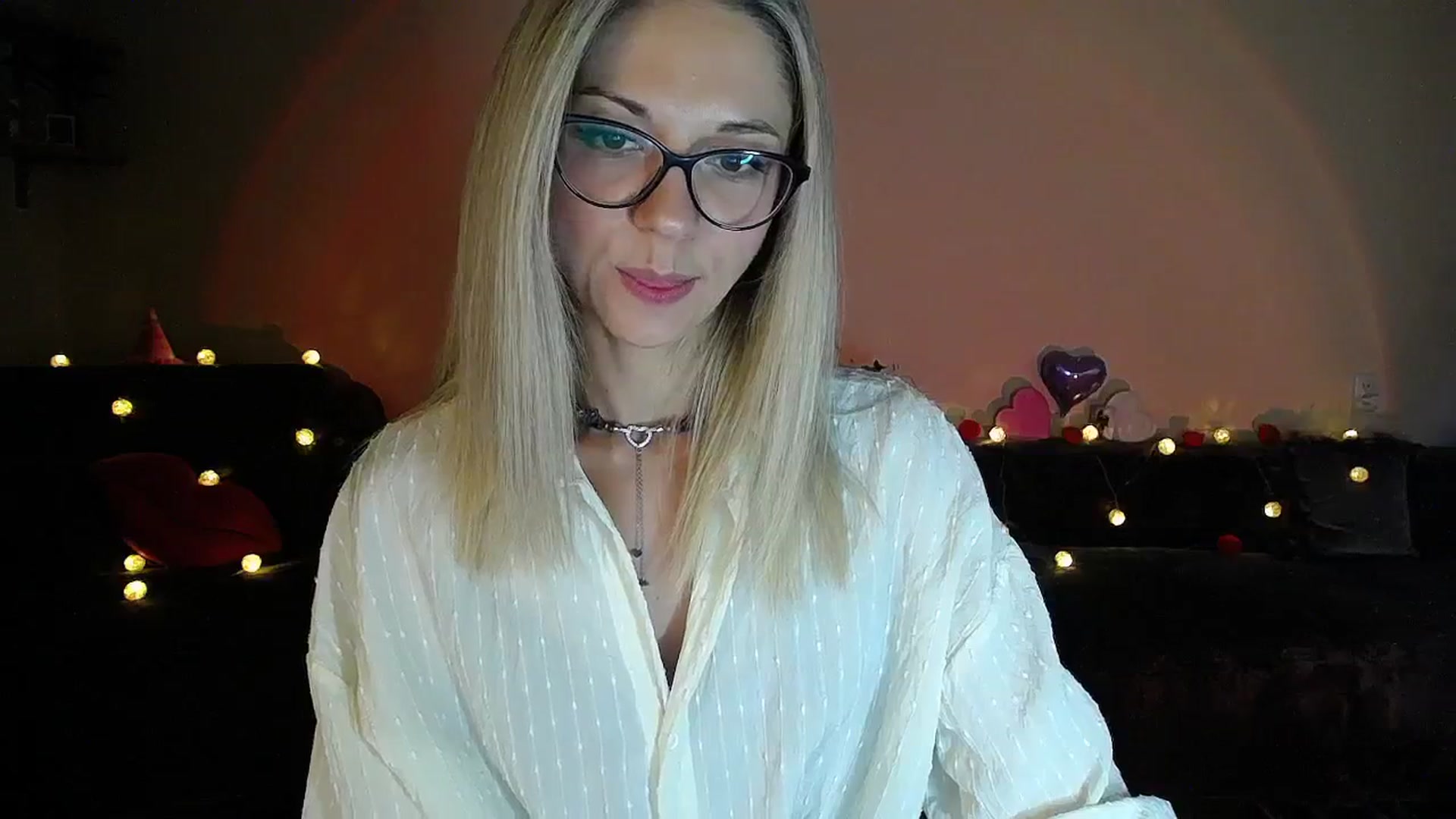 Gallery image thumbnail from Sunshine_alis's myfreecams stream on, 08/21/2025, 17:32 image 13 of 20