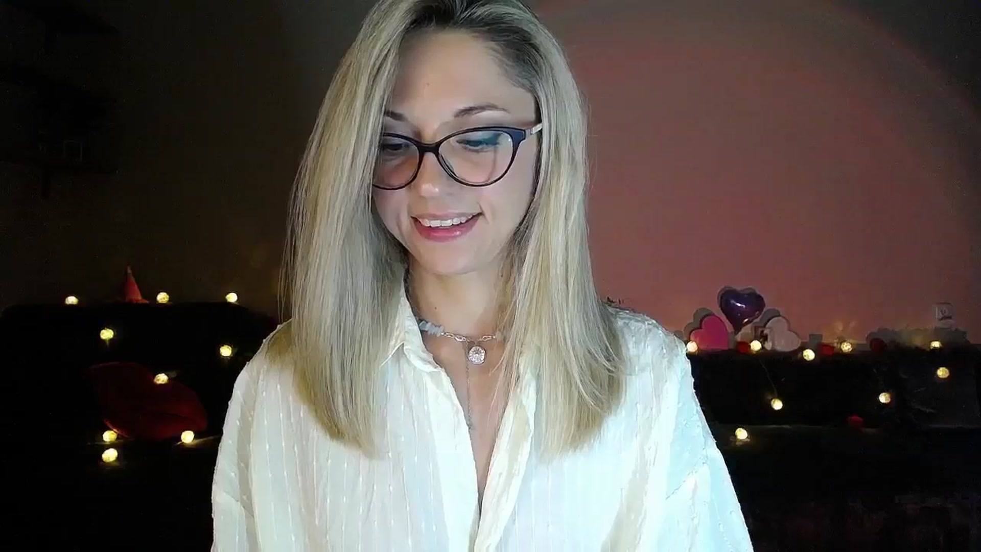 Gallery image thumbnail from Sunshine_alis's myfreecams stream on, 08/23/2025, 18:41 image 13 of 20