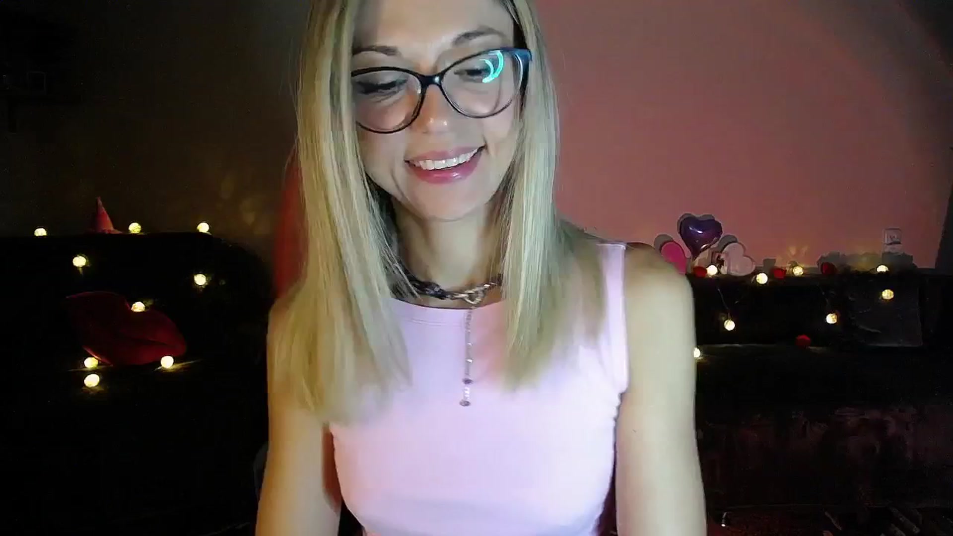 Gallery image thumbnail from Sunshine_alis's myfreecams stream on, 08/25/2025, 17:43 image 6 of 20