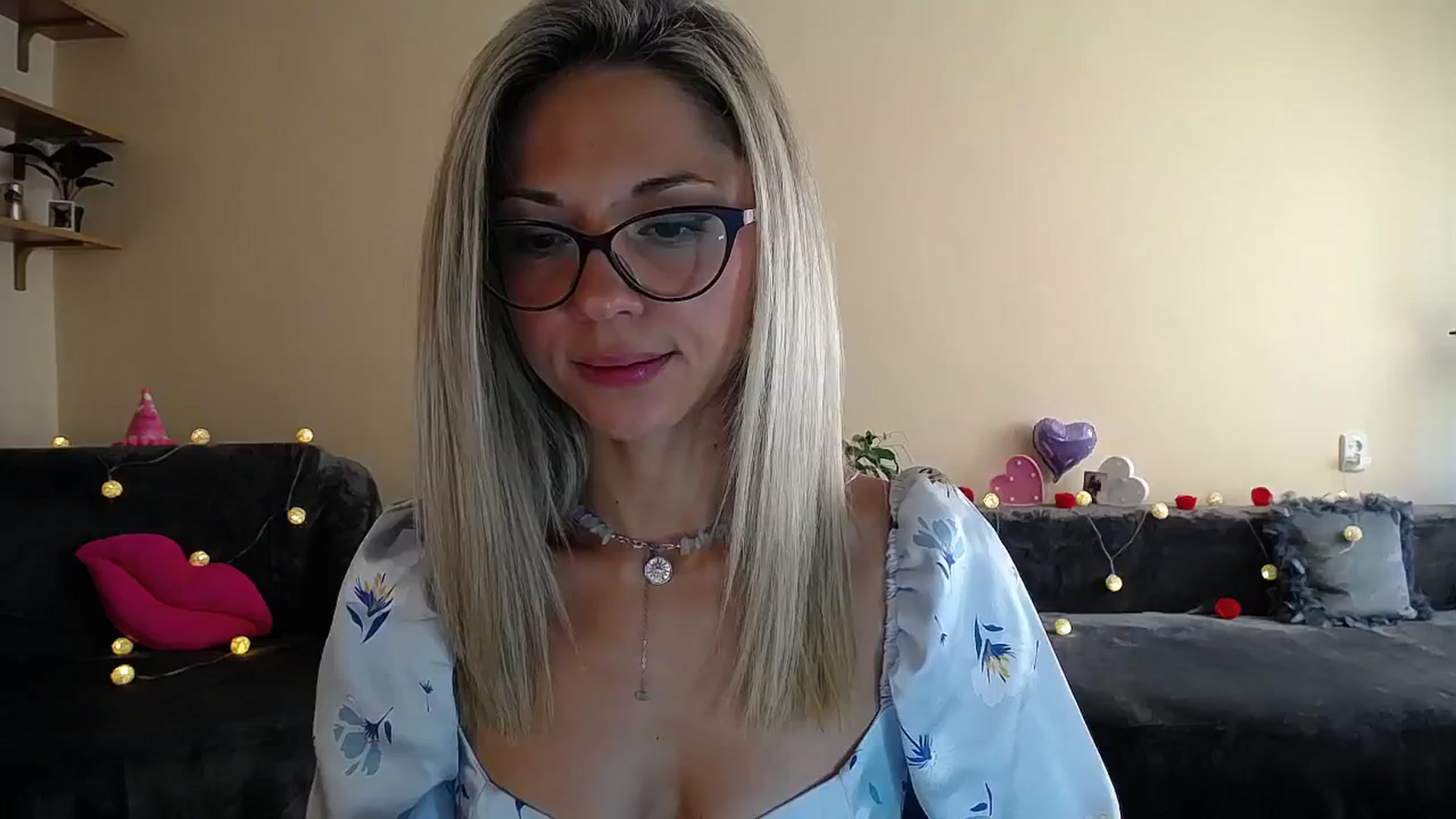 Gallery image thumbnail from Sunshine_alis's myfreecams stream on, 08/27/2025, 16:15 image 1 of 20