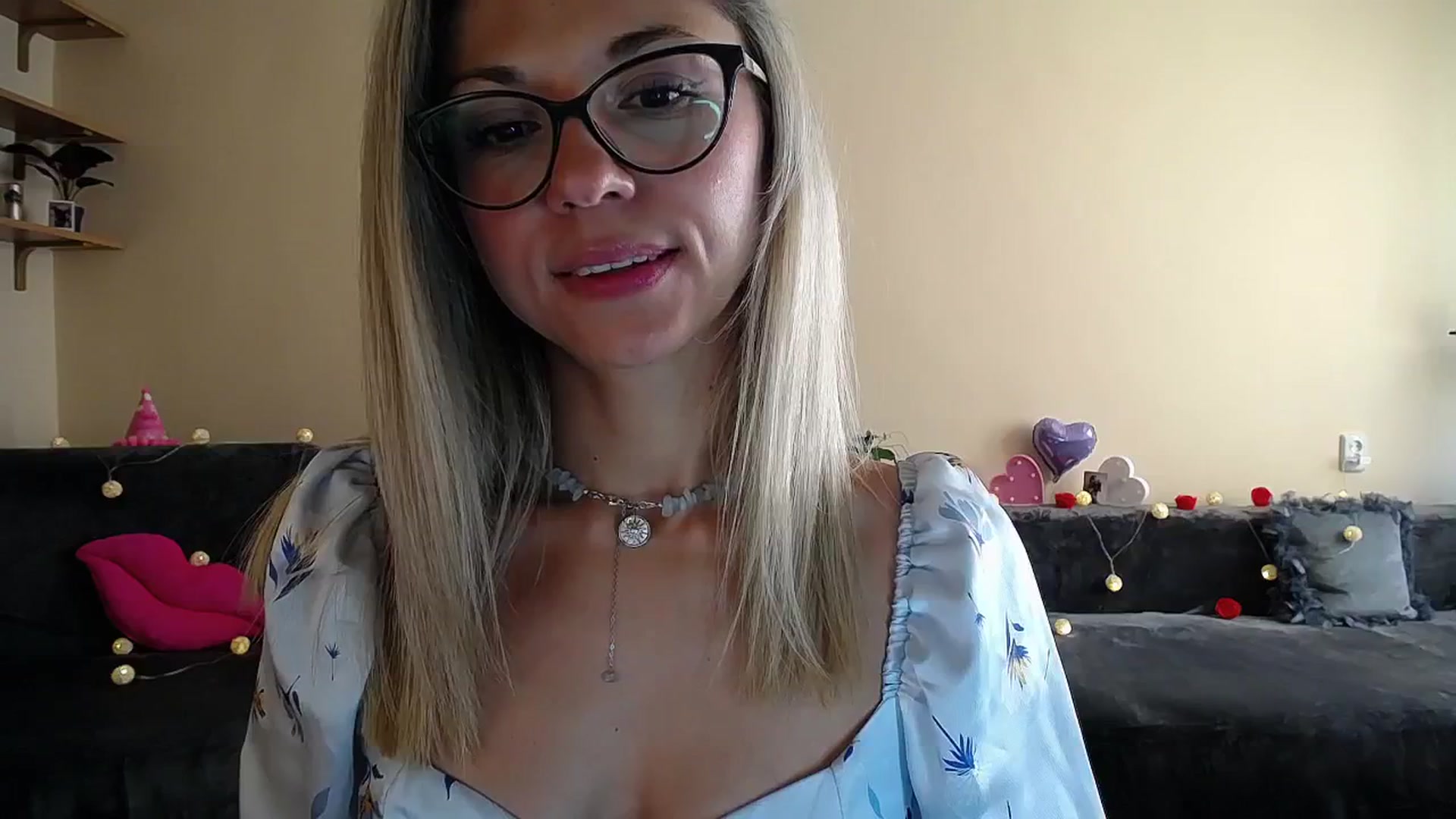 Gallery image thumbnail from Sunshine_alis's myfreecams stream on, 08/27/2025, 16:15 image 3 of 20