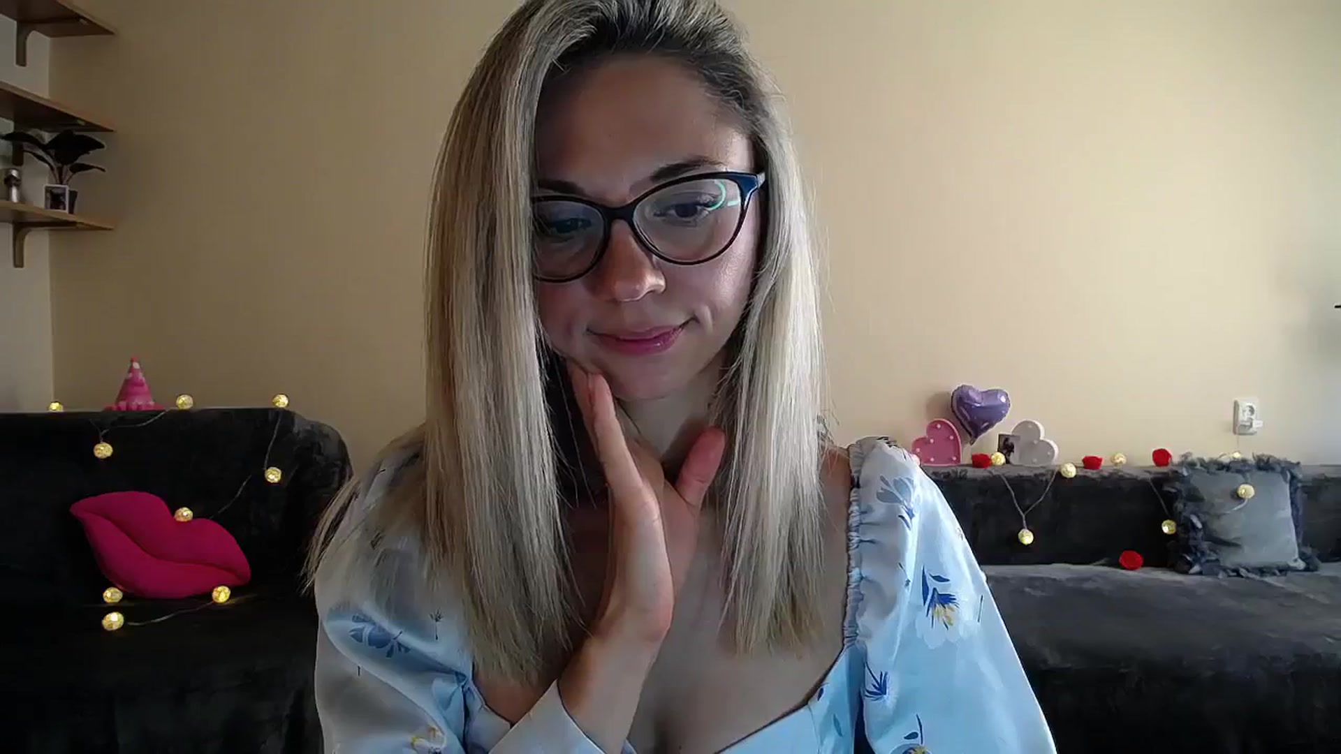 Gallery image thumbnail from Sunshine_alis's myfreecams stream on, 08/27/2025, 16:15 image 6 of 20