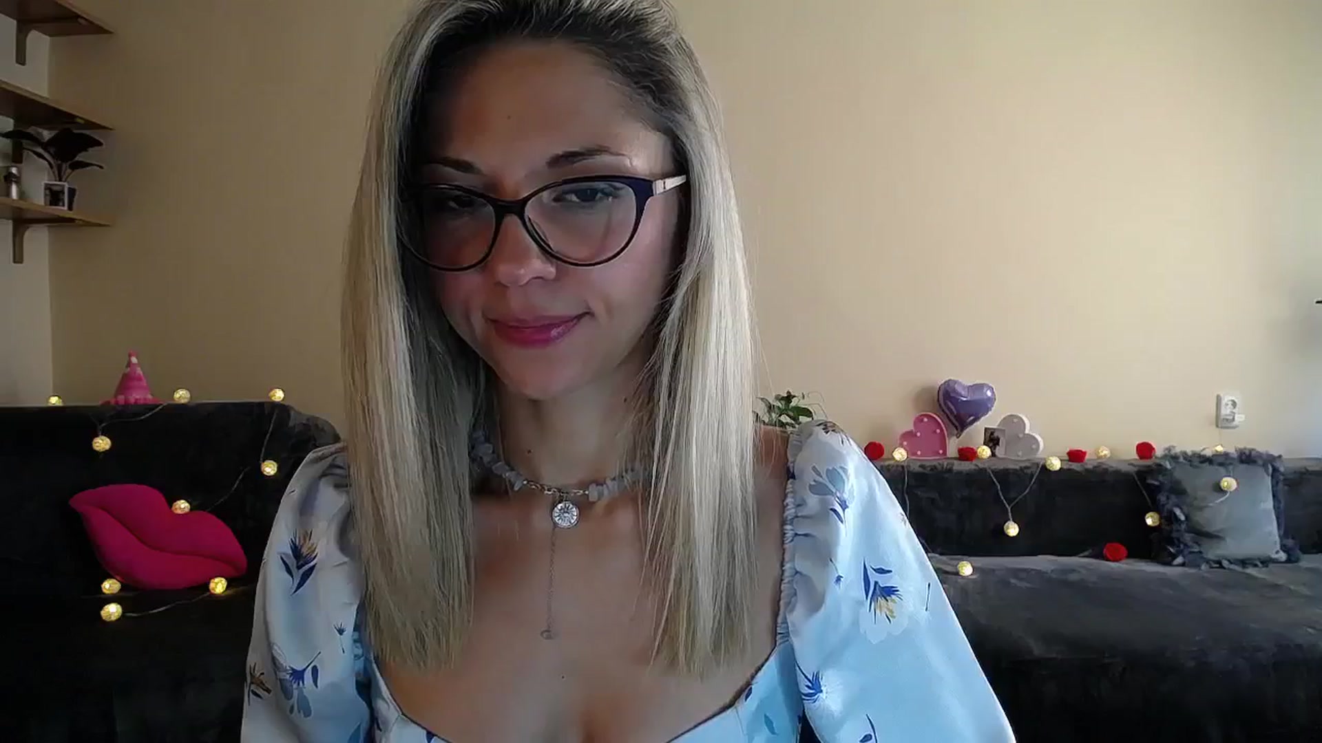 Gallery image thumbnail from Sunshine_alis's myfreecams stream on, 08/27/2025, 16:15 image 7 of 20