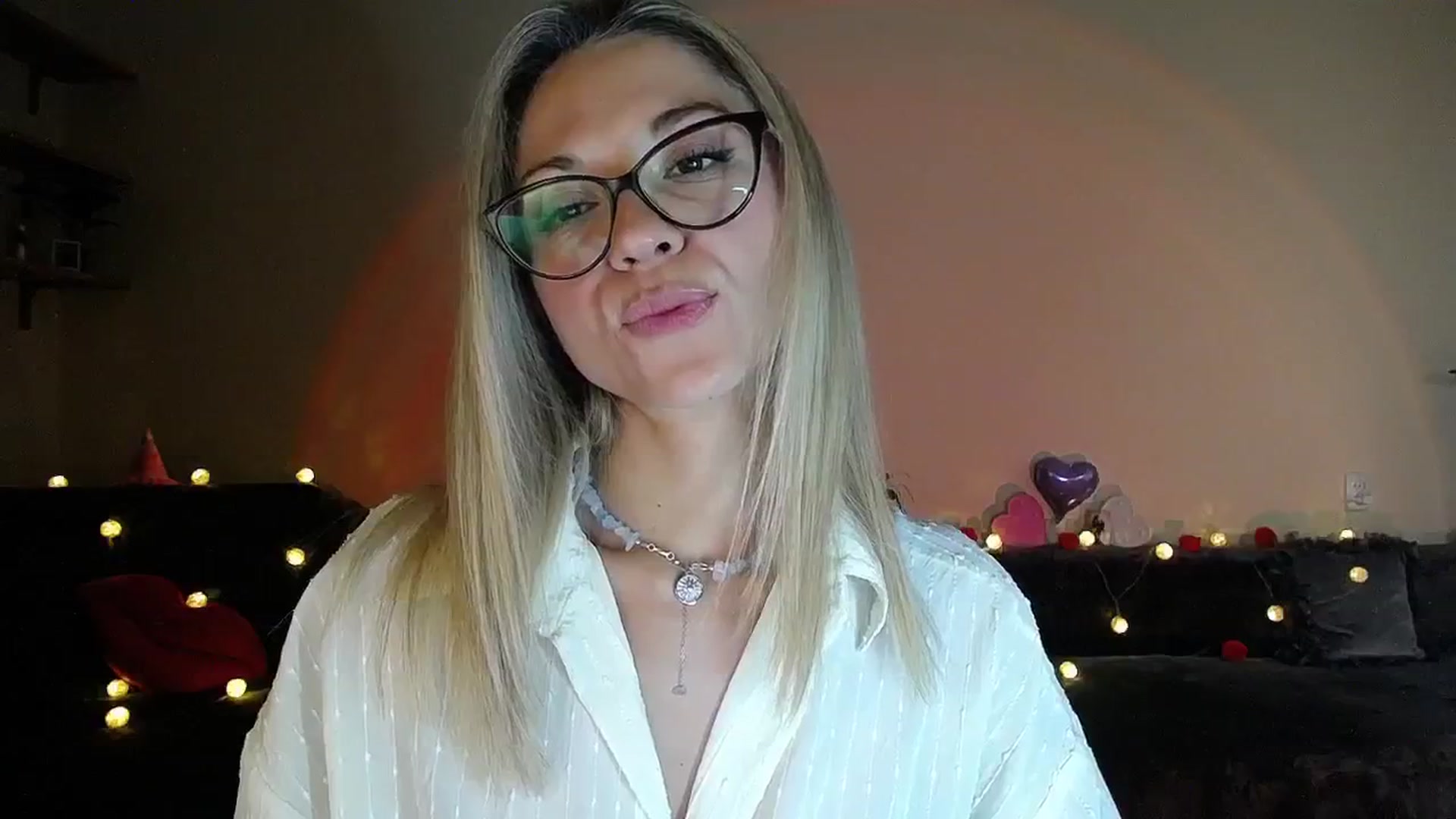 Gallery image thumbnail from Sunshine_alis's myfreecams stream on, 08/28/2025, 18:39 image 4 of 20