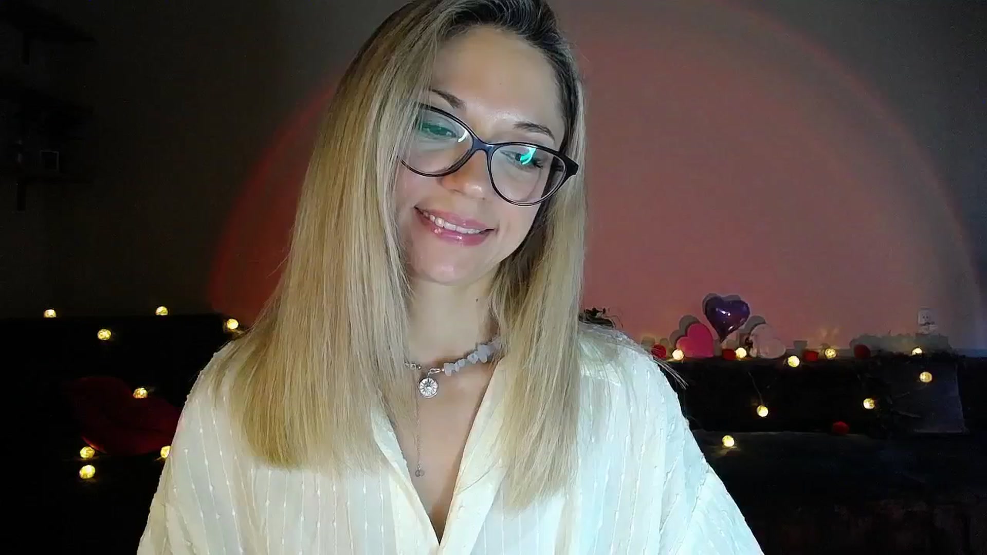 Gallery image thumbnail from Sunshine_alis's myfreecams stream on, 09/01/2025, 17:36 image 2 of 20