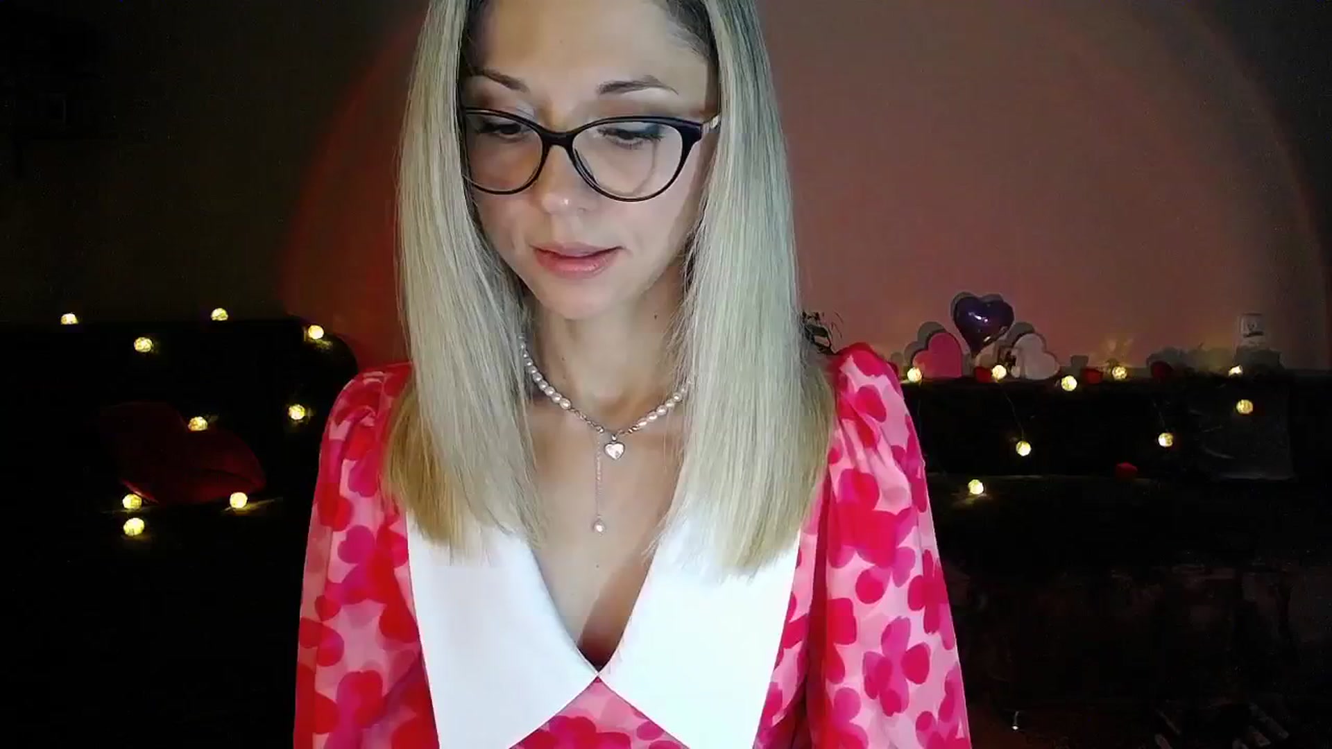 Gallery image thumbnail from Sunshine_alis's myfreecams stream on, 09/02/2025, 19:00 image 4 of 20
