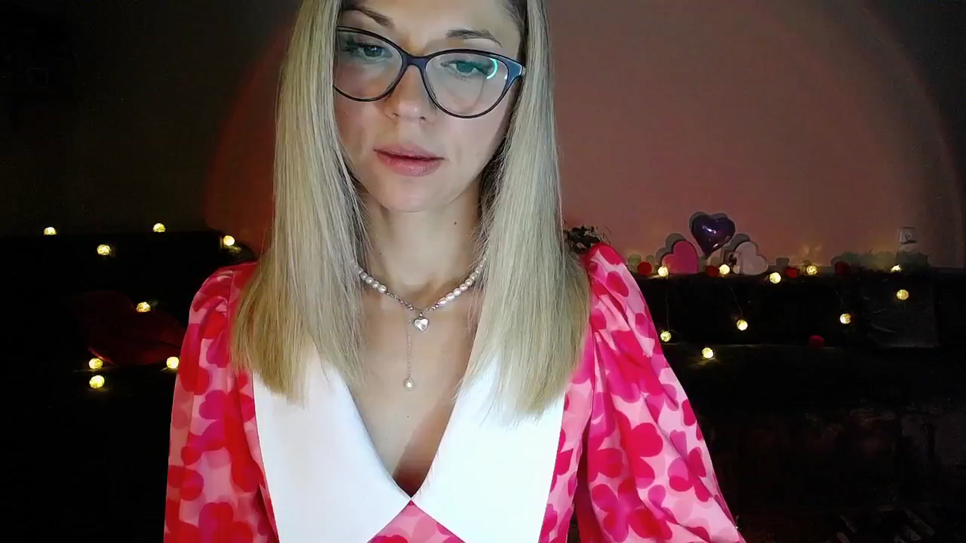 Gallery image thumbnail from Sunshine_alis's myfreecams stream on, 09/02/2025, 19:00 image 3 of 20