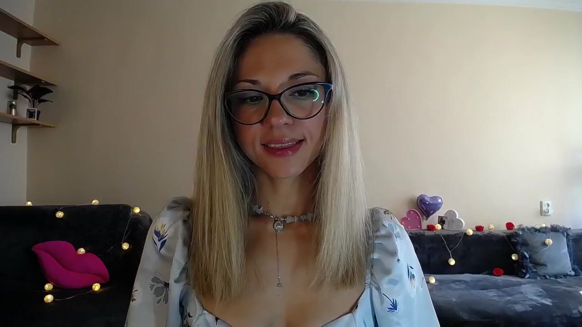 Gallery image thumbnail from Sunshine_alis's myfreecams stream on, 09/03/2025, 14:37 image 4 of 20