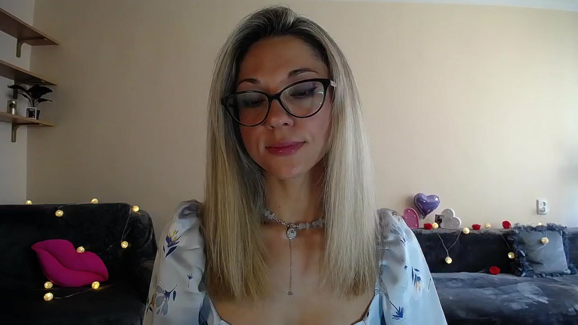 Gallery image thumbnail from Sunshine_alis's myfreecams stream on, 09/03/2025, 14:37 image 3 of 20