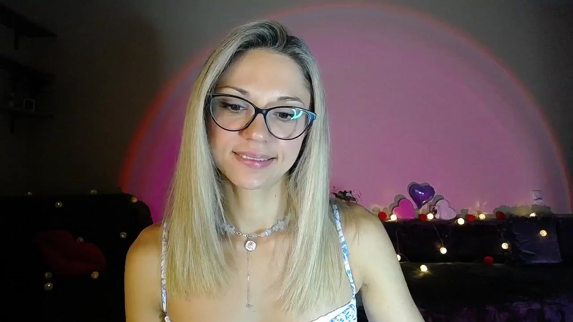 Gallery image thumbnail from Sunshine_alis's myfreecams stream on, 09/04/2025, 18:38 image 1 of 20