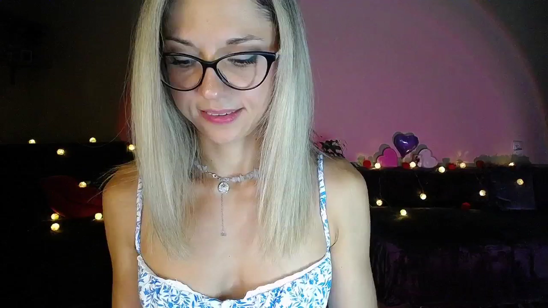 Gallery image thumbnail from Sunshine_alis's myfreecams stream on, 09/04/2025, 19:58 image 17 of 20