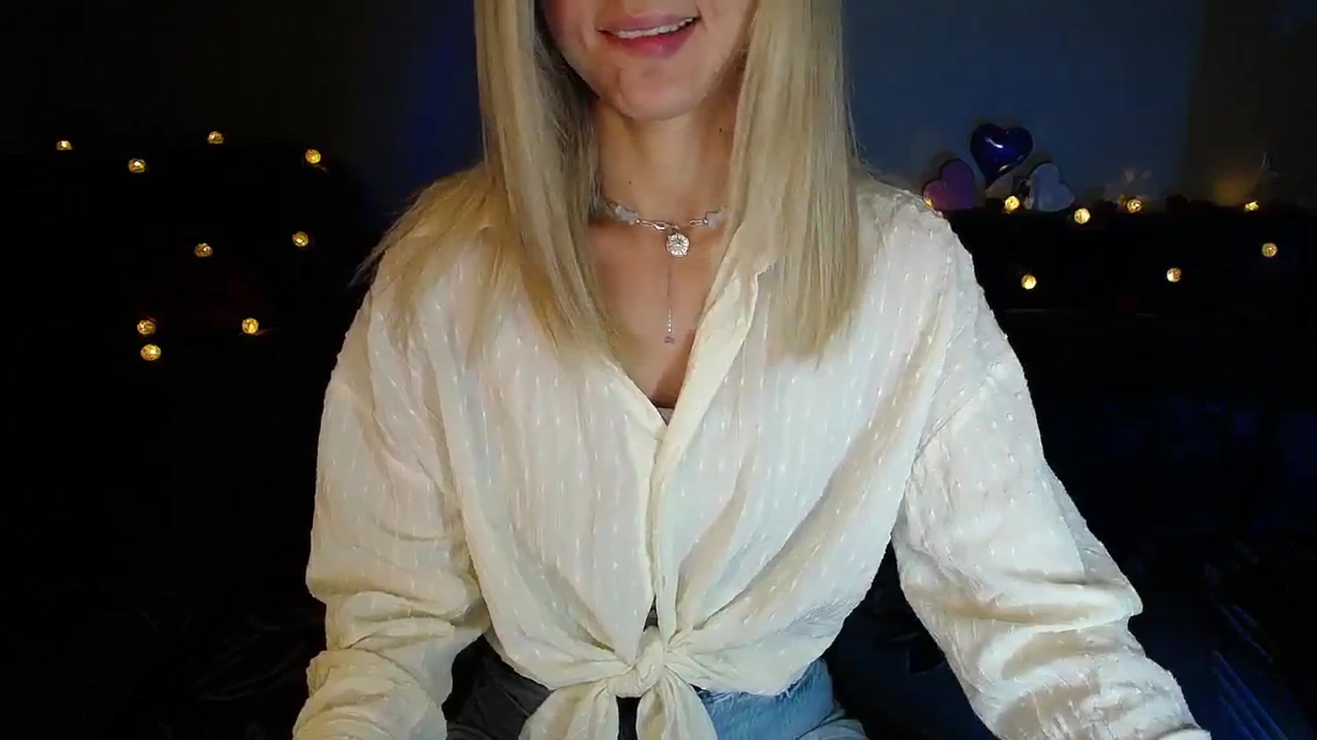 Gallery image thumbnail from Sunshine_alis's myfreecams stream on, 09/10/2025, 19:07 image 15 of 20