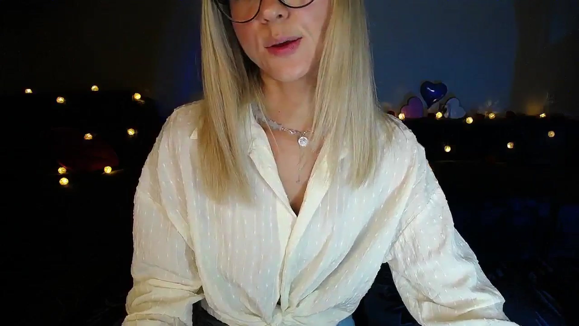 Gallery image thumbnail from Sunshine_alis's myfreecams stream on, 09/10/2025, 19:07 image 10 of 20