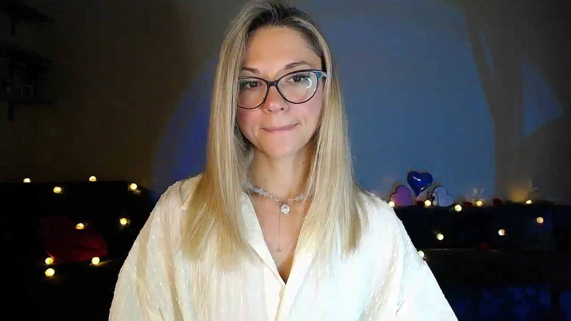 Gallery image thumbnail from Sunshine_alis's myfreecams stream on, 09/10/2025, 19:07 image 3 of 20
