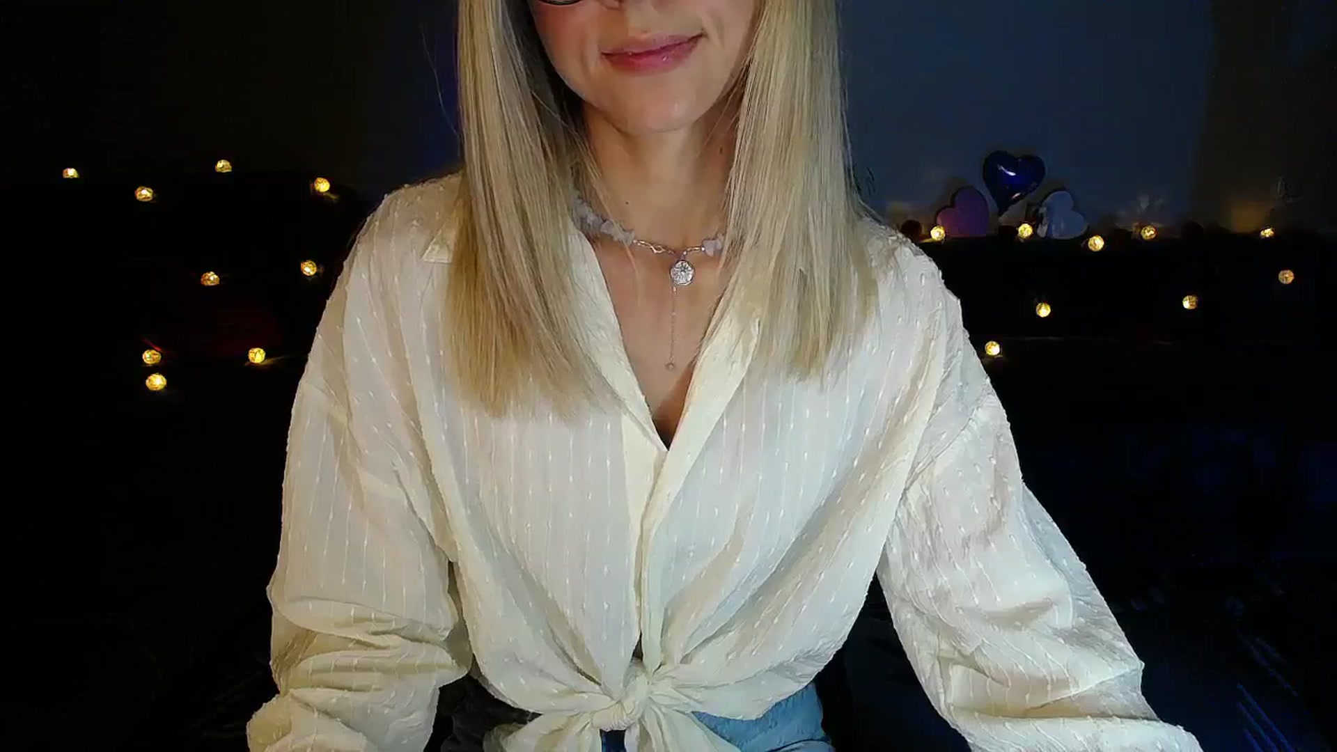 Gallery image thumbnail from Sunshine_alis's myfreecams stream on, 09/10/2025, 19:07 image 9 of 20