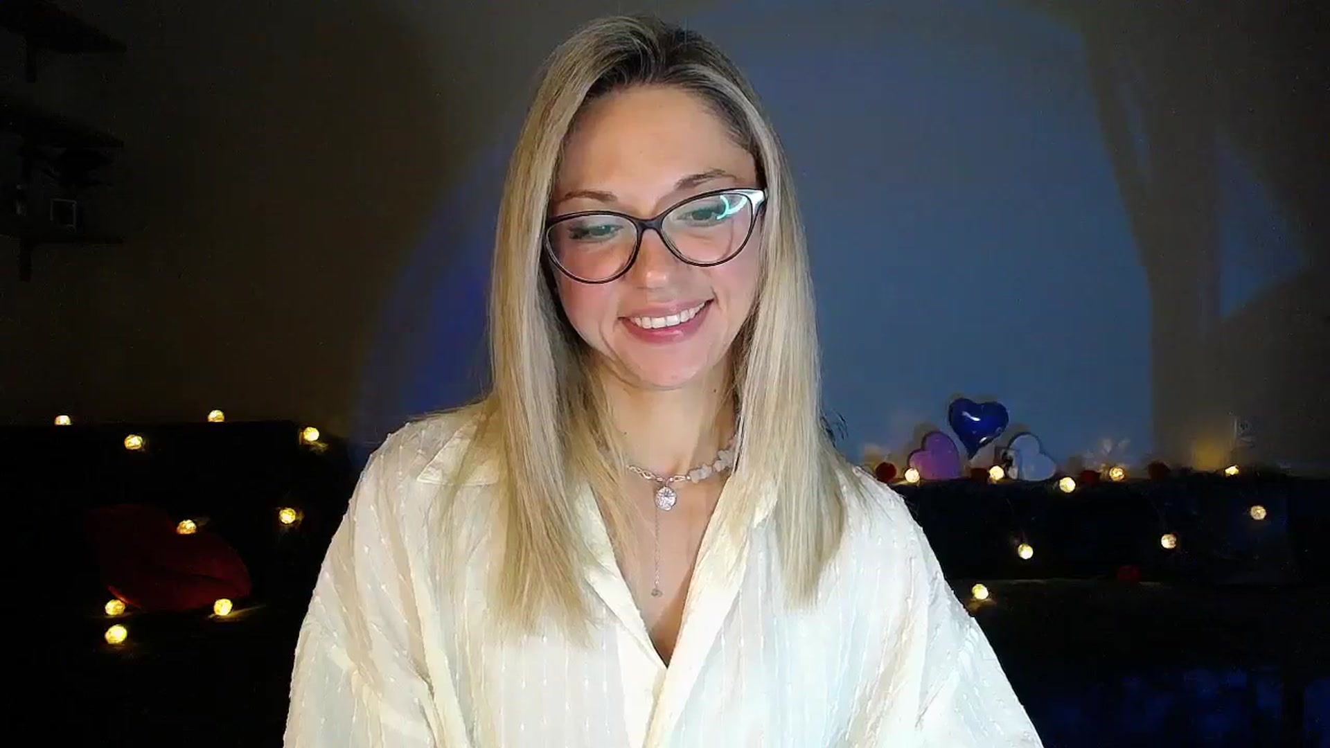 Gallery image thumbnail from Sunshine_alis's myfreecams stream on, 09/10/2025, 19:07 image 5 of 20