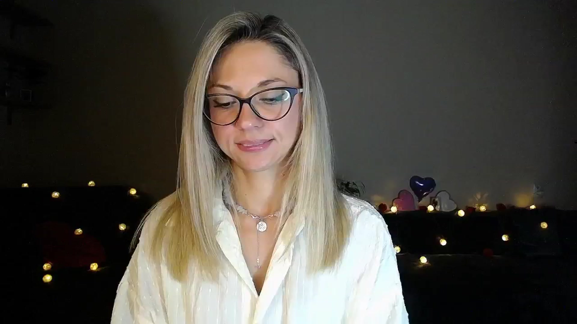 Gallery image thumbnail from Sunshine_alis's myfreecams stream on, 09/10/2025, 20:01 image 11 of 20