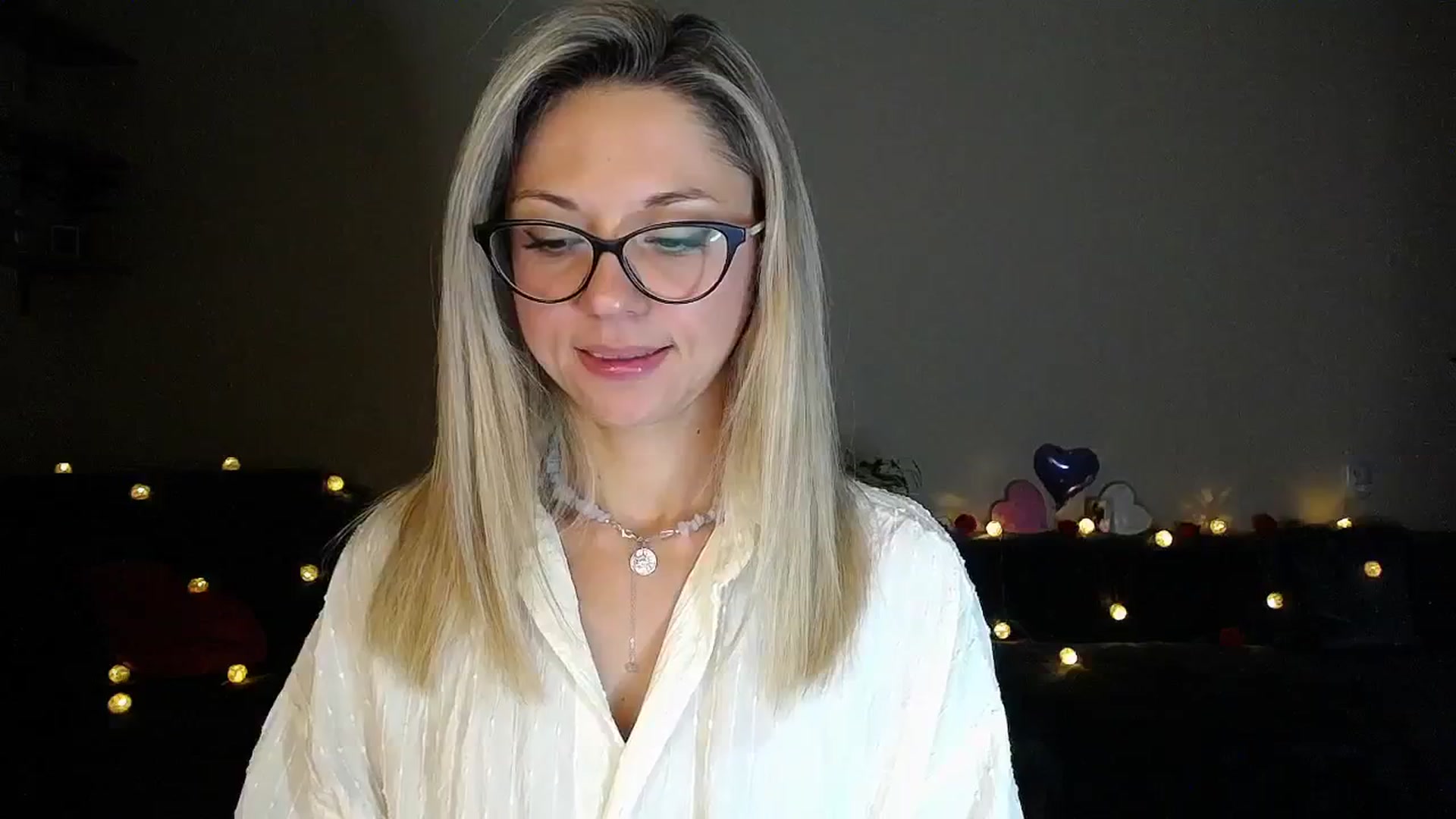 Gallery image thumbnail from Sunshine_alis's myfreecams stream on, 09/10/2025, 20:01 image 4 of 20