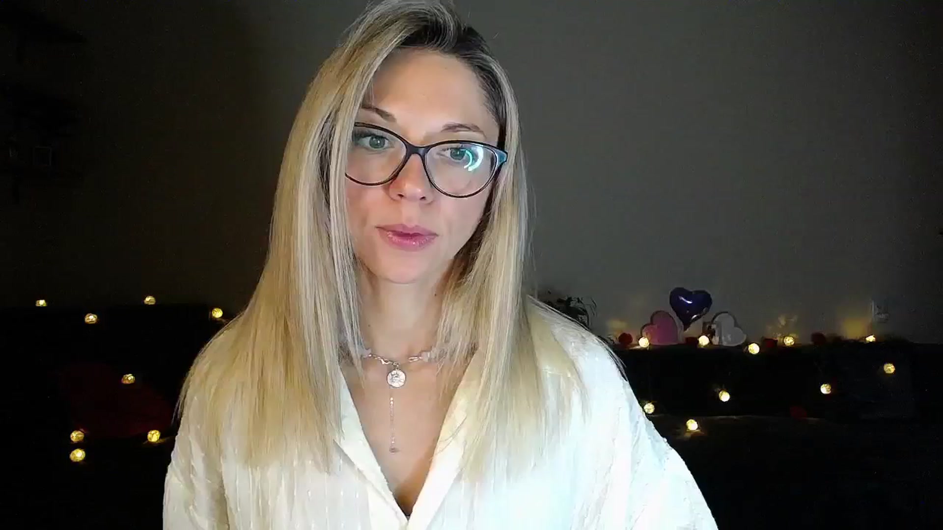 Gallery image thumbnail from Sunshine_alis's myfreecams stream on, 09/10/2025, 20:01 image 18 of 20