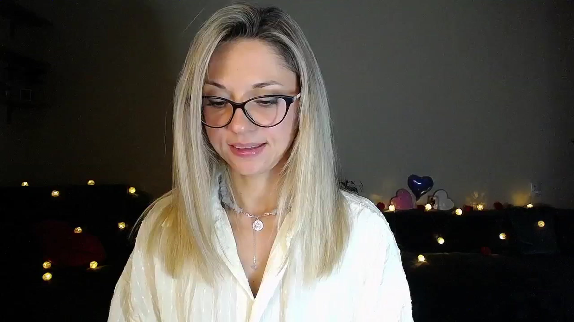 Gallery image thumbnail from Sunshine_alis's myfreecams stream on, 09/10/2025, 20:01 image 9 of 20
