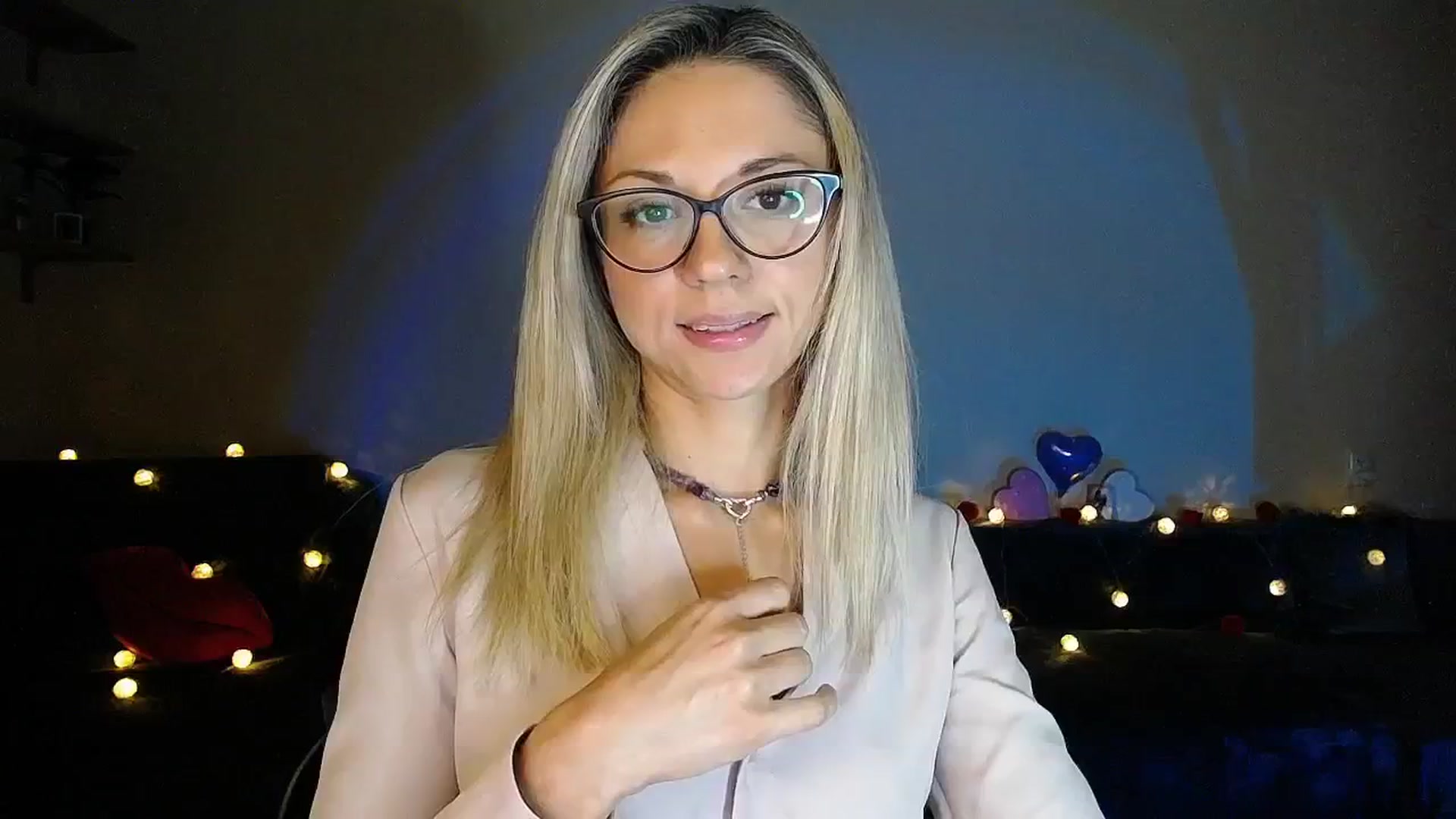 Gallery image thumbnail from Sunshine_alis's myfreecams stream on, 09/11/2025, 19:04 image 7 of 20