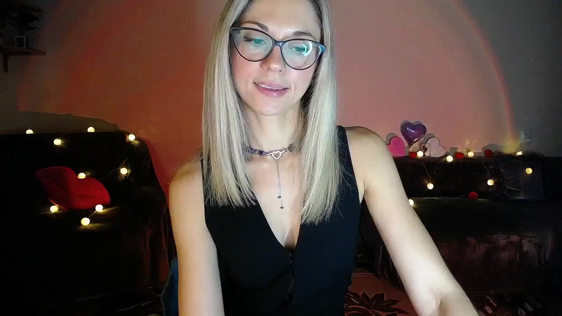 Gallery image thumbnail from Sunshine_alis's myfreecams stream on, 09/13/2025, 18:02 image 10 of 20