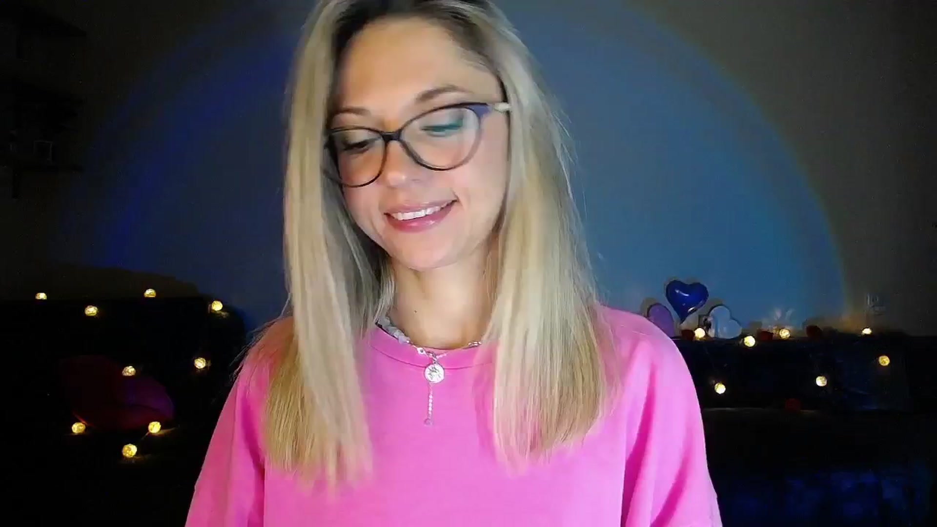 Gallery image thumbnail from Sunshine_alis's myfreecams stream on, 09/15/2025, 18:24 image 6 of 20
