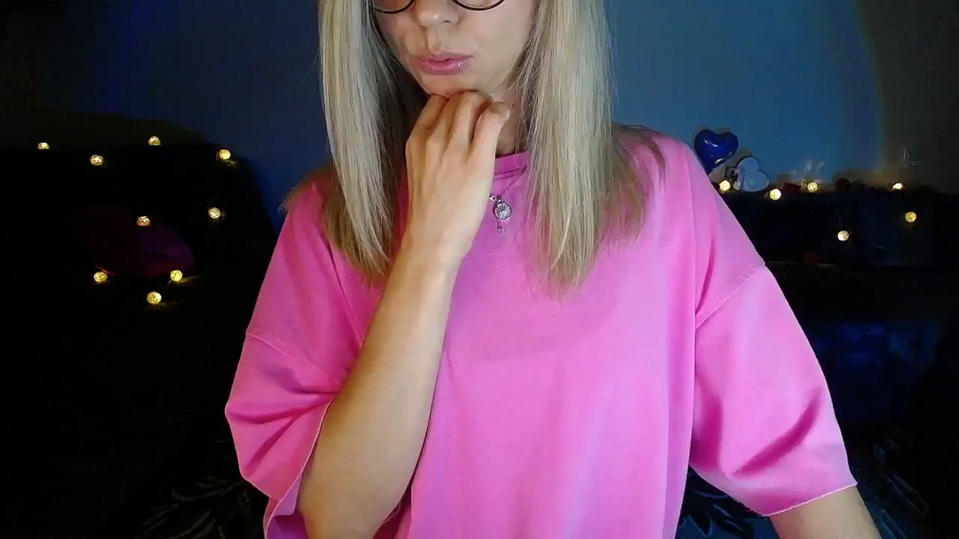 Gallery image thumbnail from Sunshine_alis's myfreecams stream on, 09/15/2025, 19:19 image 17 of 20