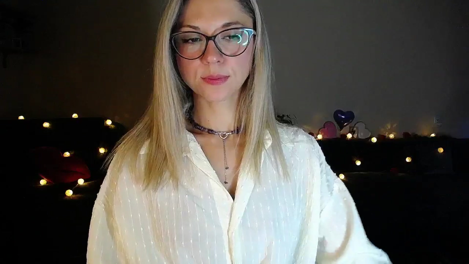 Gallery image thumbnail from Sunshine_alis's myfreecams stream on, 09/16/2025, 16:46 image 9 of 20