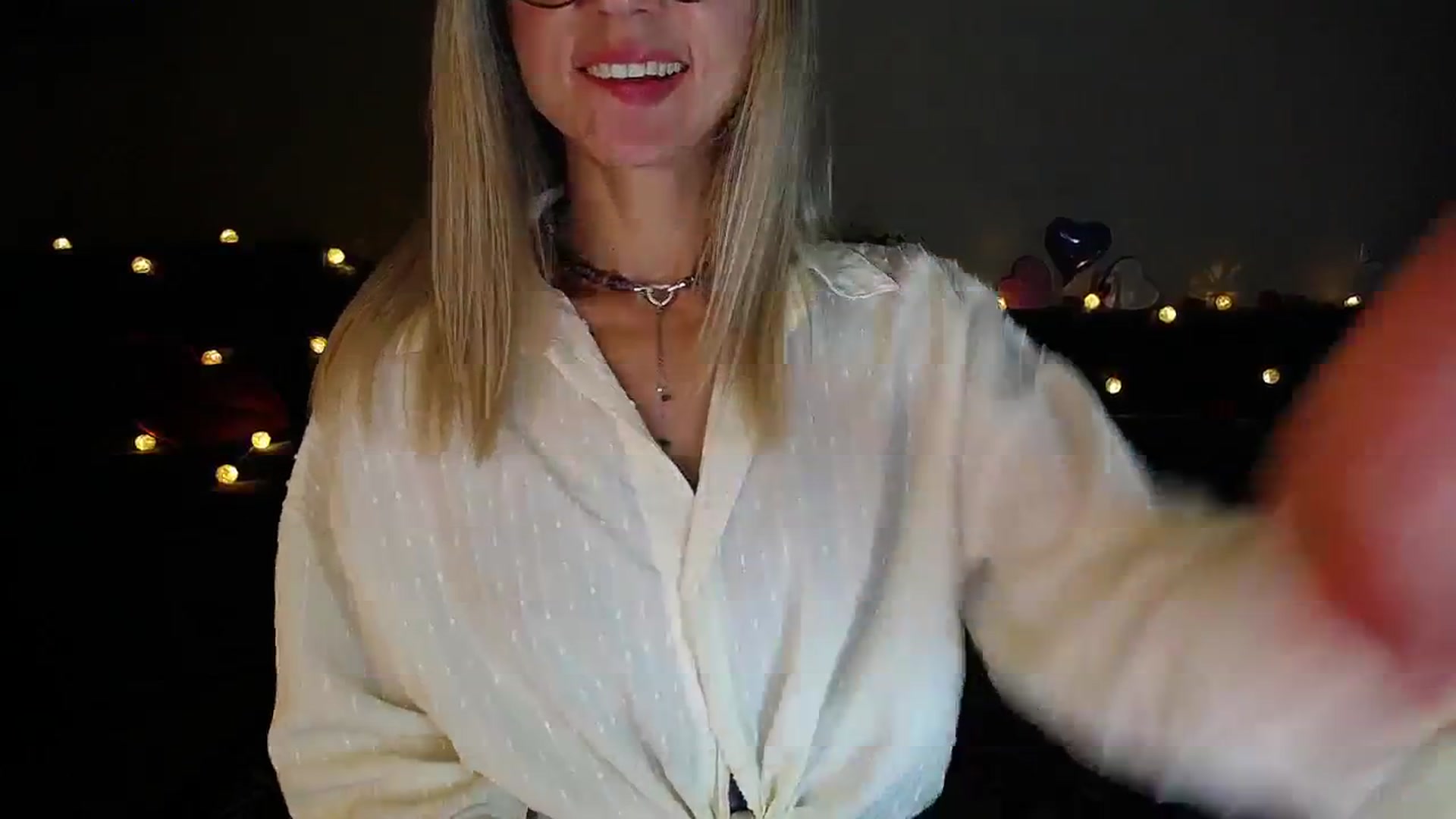 Gallery image thumbnail from Sunshine_alis's myfreecams stream on, 09/16/2025, 16:46 image 8 of 20