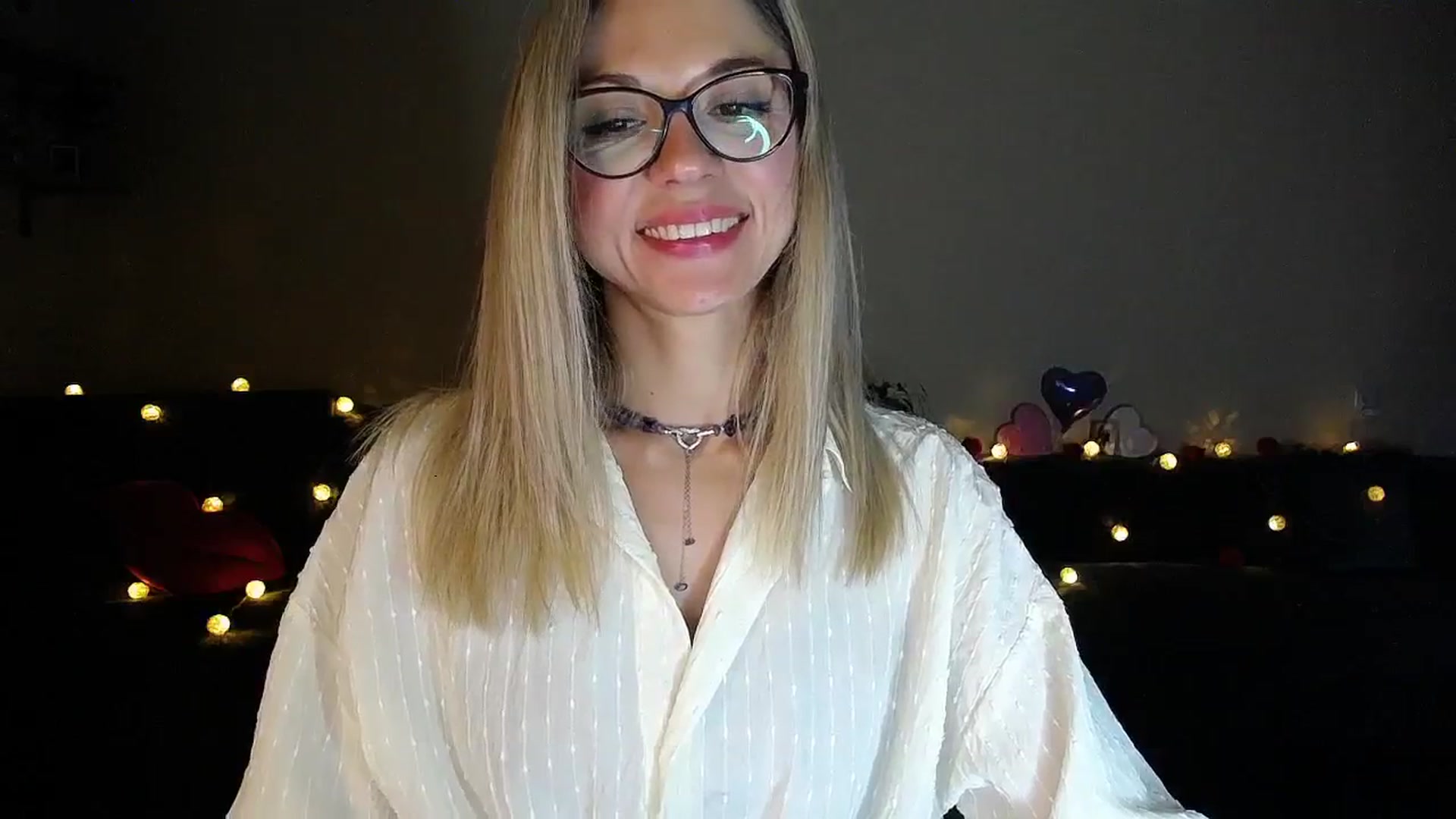 Gallery image thumbnail from Sunshine_alis's myfreecams stream on, 09/16/2025, 16:46 image 14 of 20
