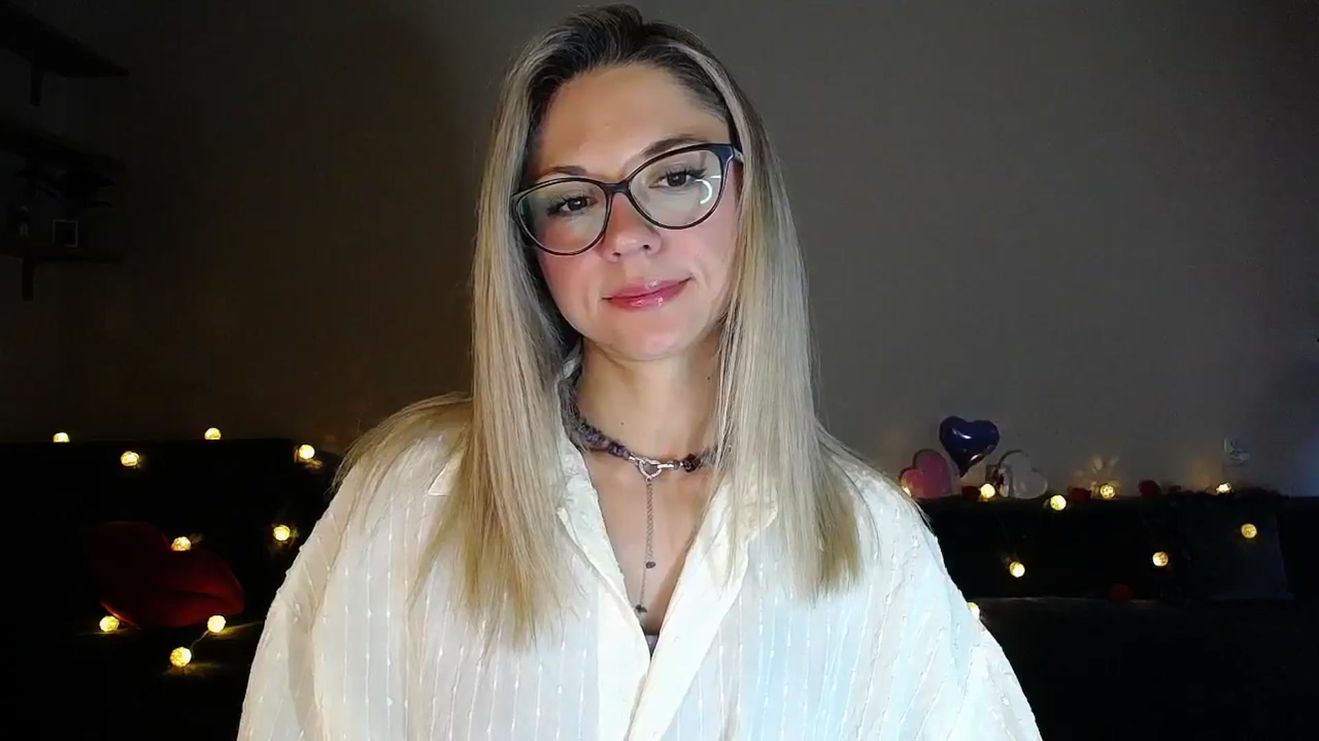 Gallery image thumbnail from Sunshine_alis's myfreecams stream on, 09/16/2025, 16:46 image 2 of 20