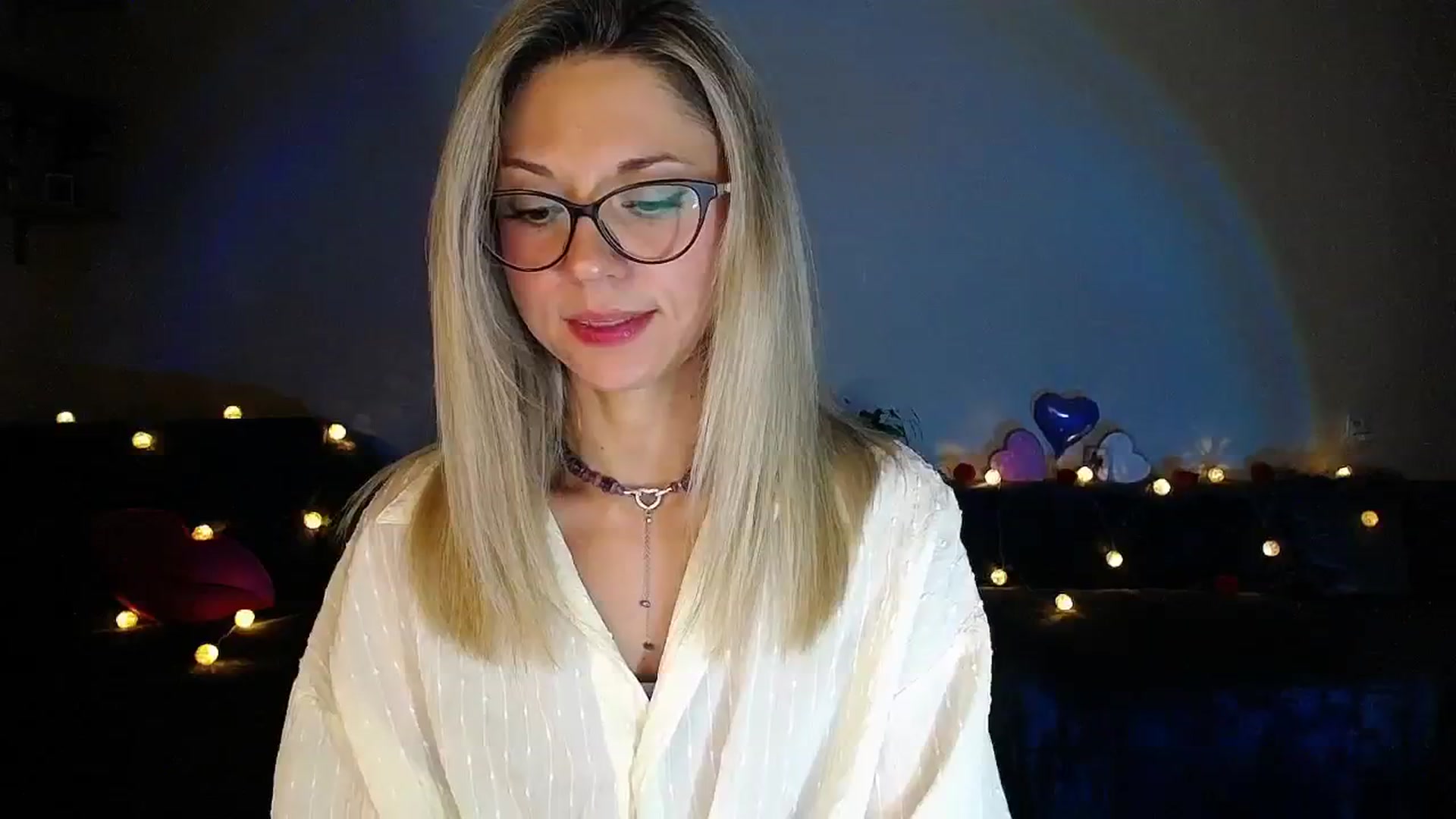 Gallery image thumbnail from Sunshine_alis's myfreecams stream on, 09/16/2025, 19:53 image 16 of 20