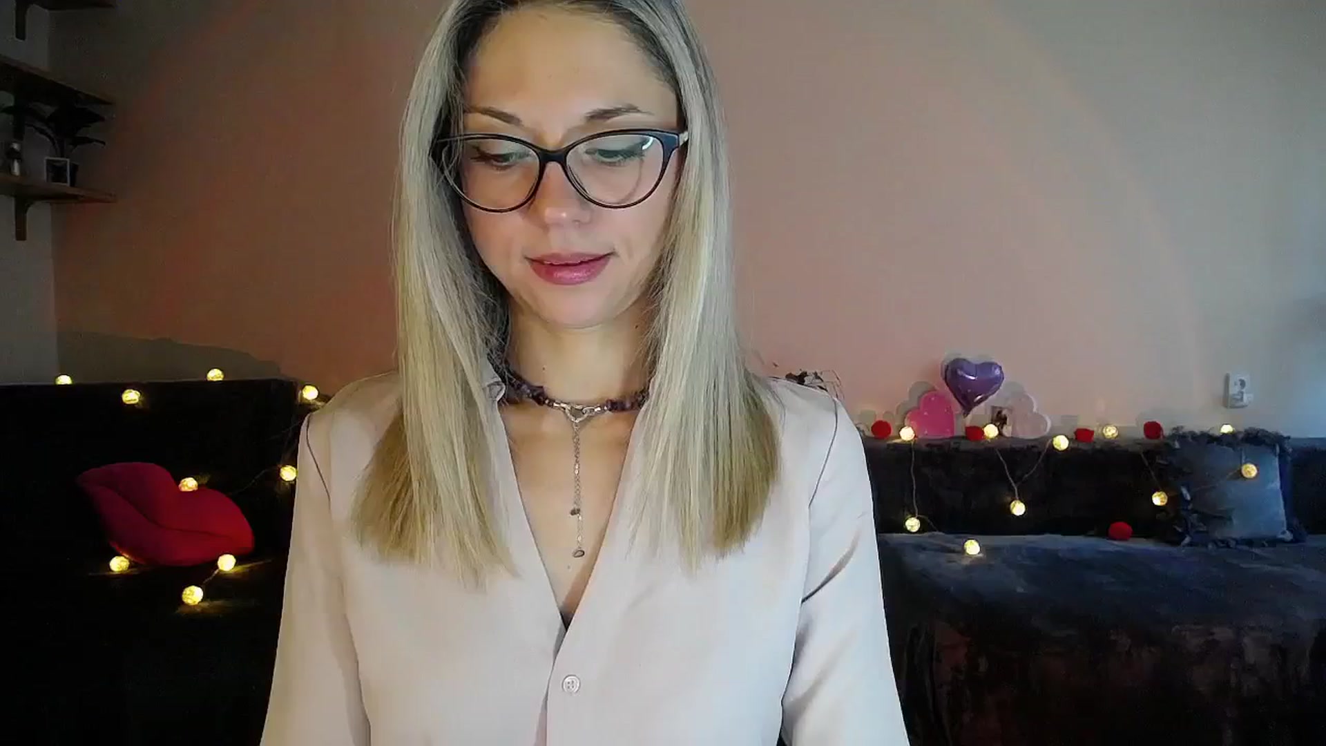 Gallery image thumbnail from Sunshine_alis's myfreecams stream on, 09/17/2025, 16:05 image 6 of 20