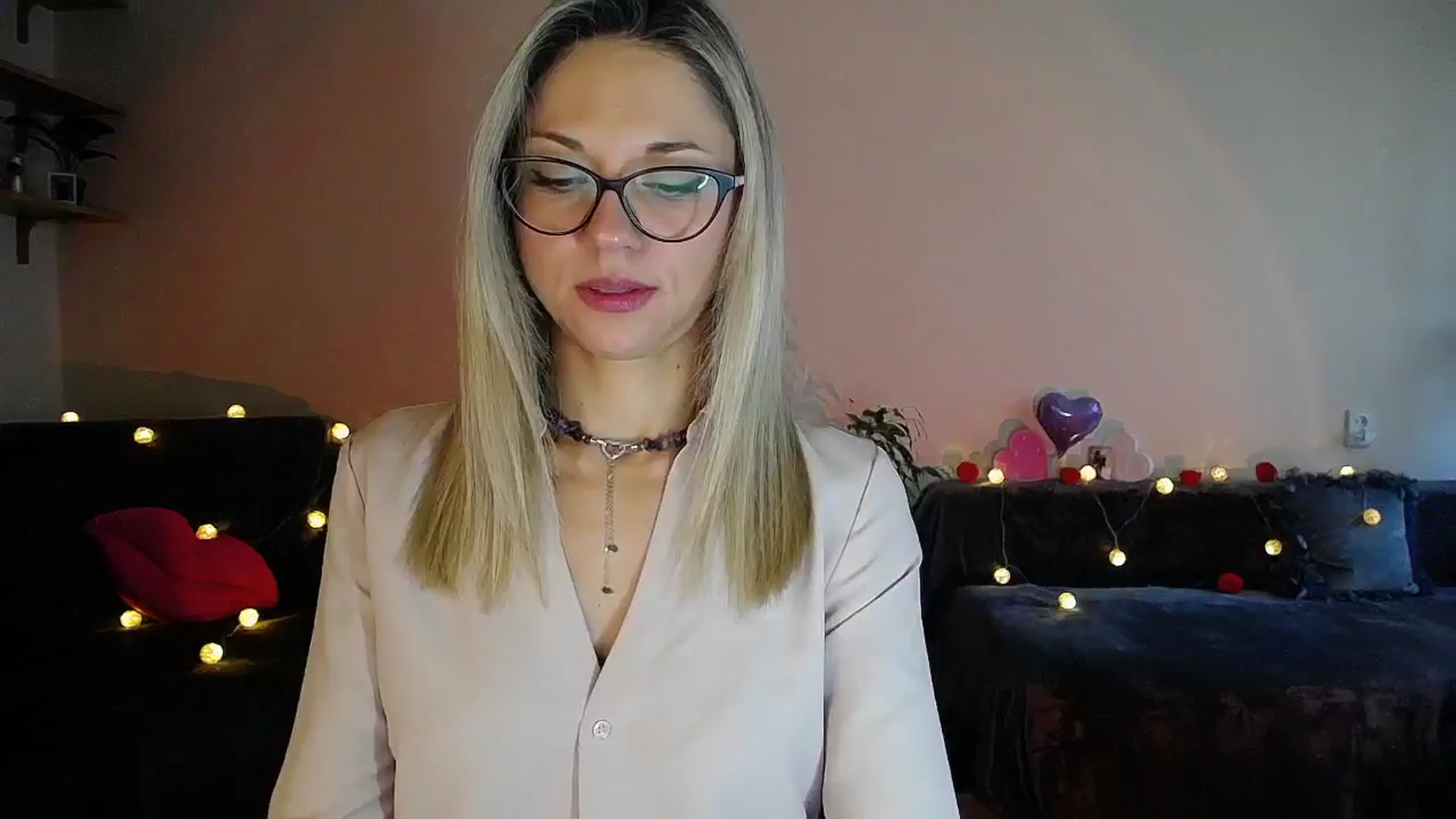 Gallery image thumbnail from Sunshine_alis's myfreecams stream on, 09/17/2025, 16:05 image 8 of 20
