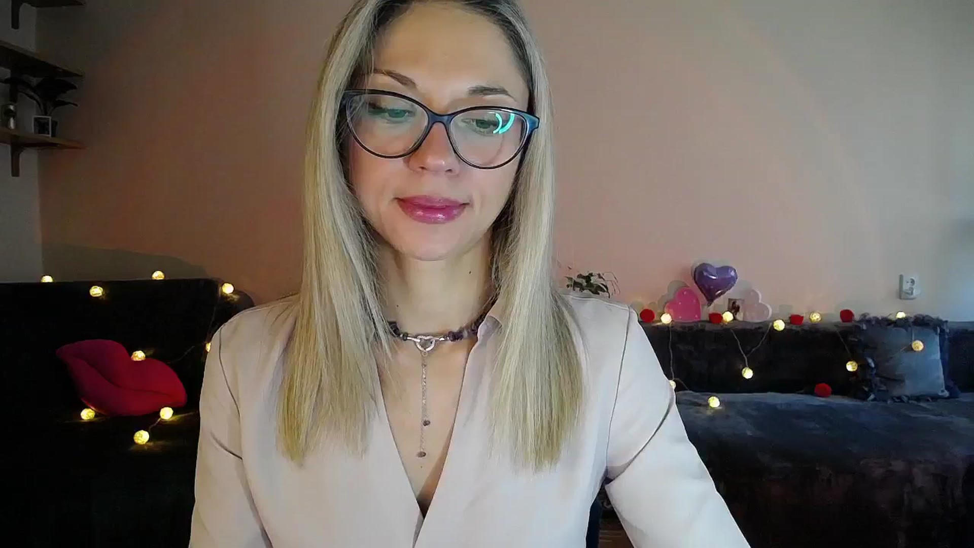 Gallery image thumbnail from Sunshine_alis's myfreecams stream on, 09/17/2025, 16:05 image 2 of 20