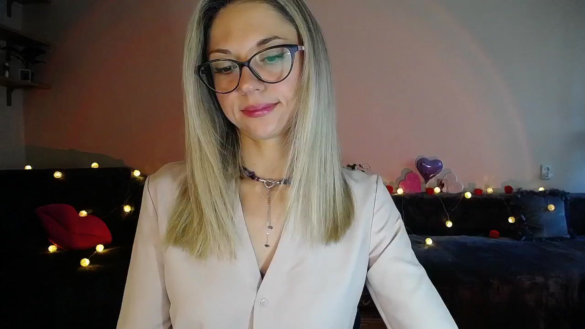 Gallery image thumbnail from Sunshine_alis's myfreecams stream on, 09/17/2025, 16:05 image 12 of 20